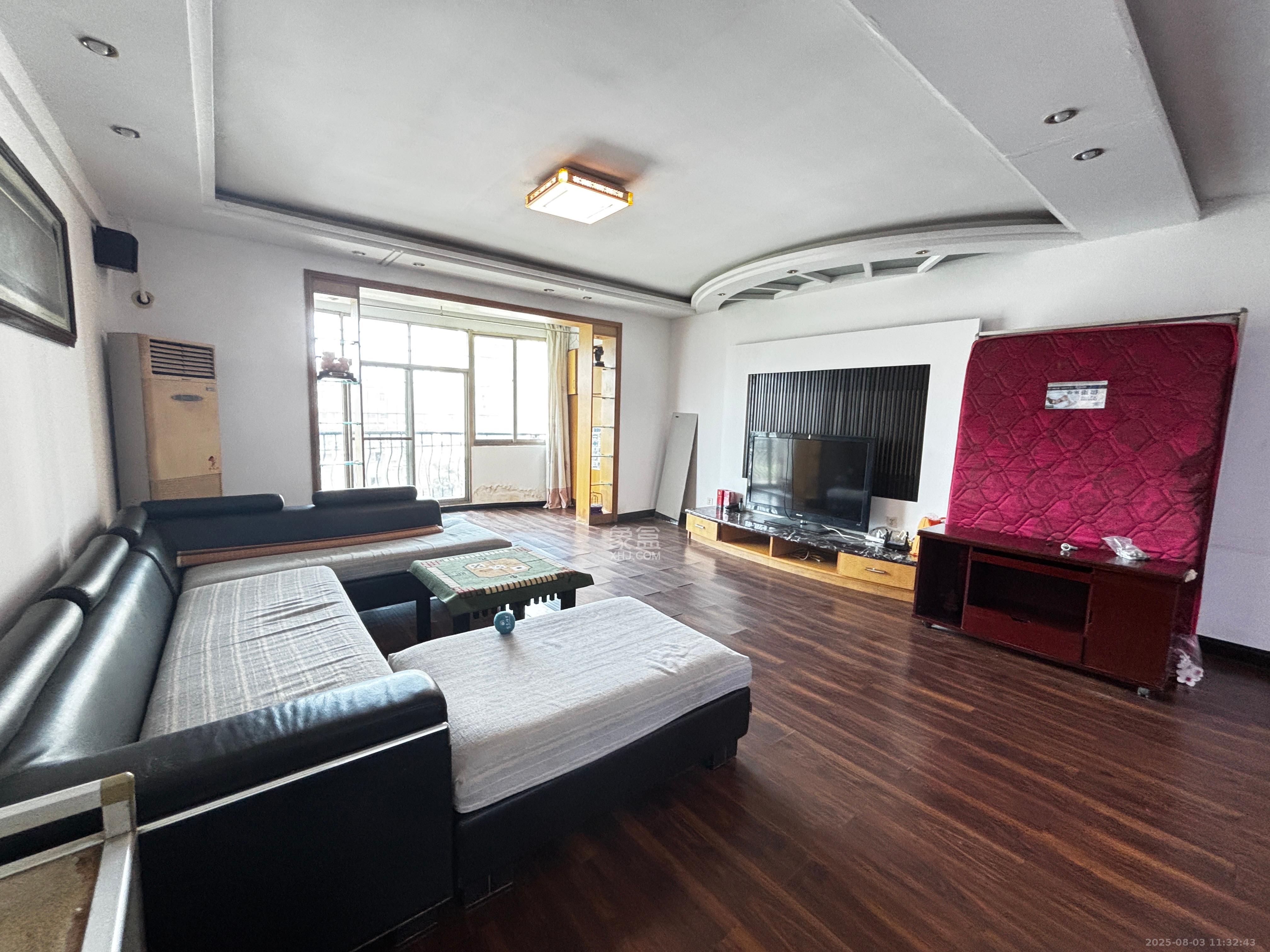 锦泰家园（锦泰商务大厦）  4室2厅2卫    3200.0元/月室内图