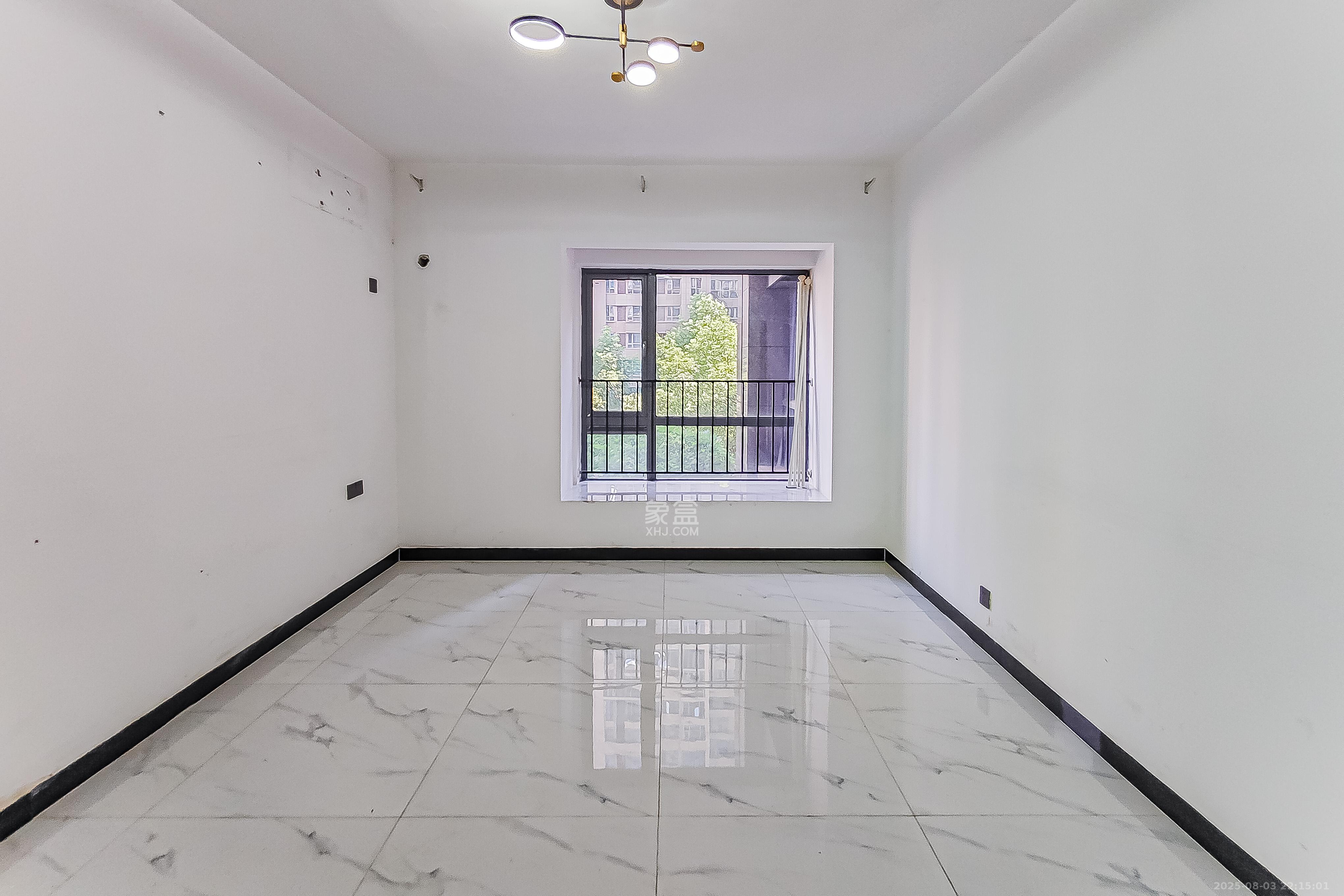 保利国际广场  4室2厅2卫    280.0万卧室