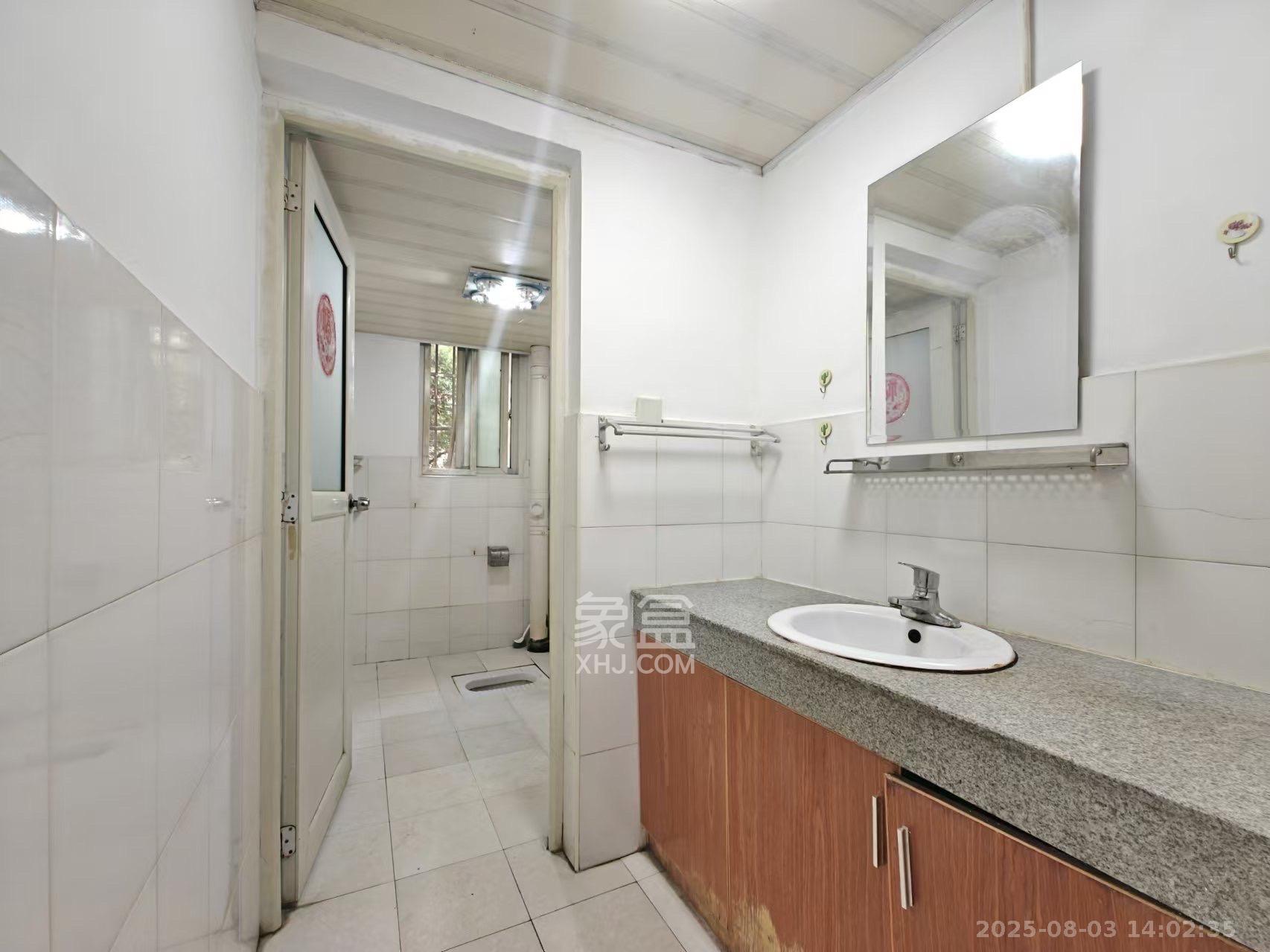 嘉盛华庭(一期、二期、三期)  3室1厅1卫    2800.0元/月 嘉盛华庭(一期、二期、三期)  3室1厅1卫    2800.0元/月室内图