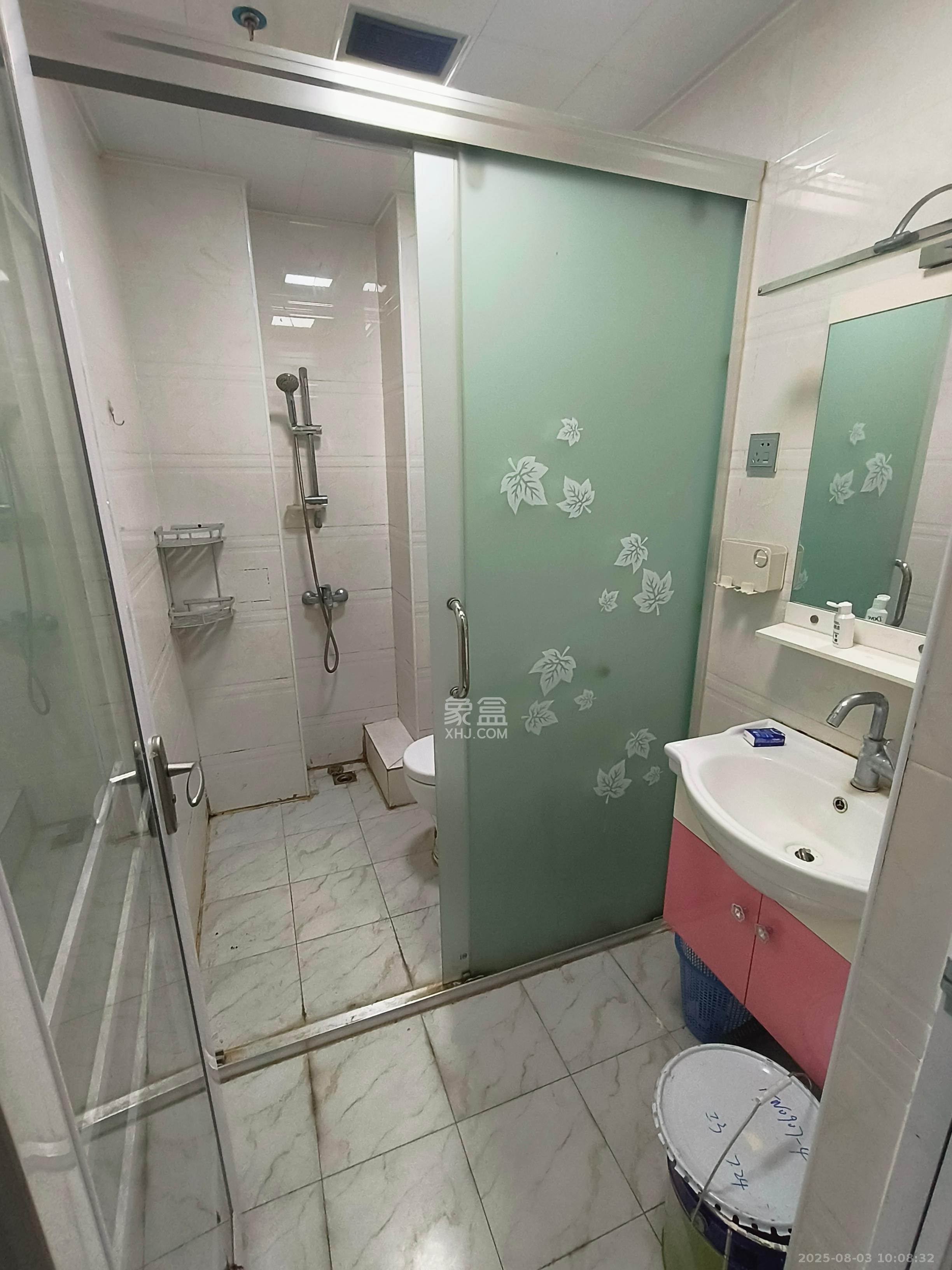 第六都(陆都小区) 1室1厅1卫 1700.0元/月 第六都(陆都小区) 1室1厅1卫 1700.0元/月室内图