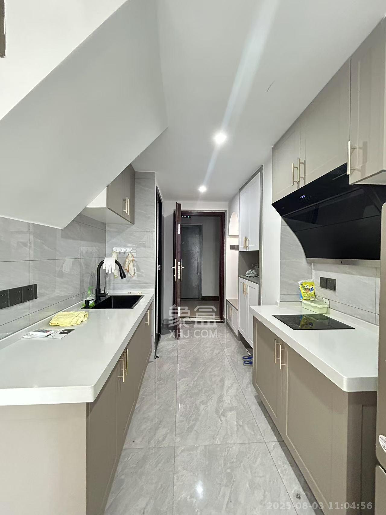 欣隆居  1室1厅1卫    2400.0元/月室内图