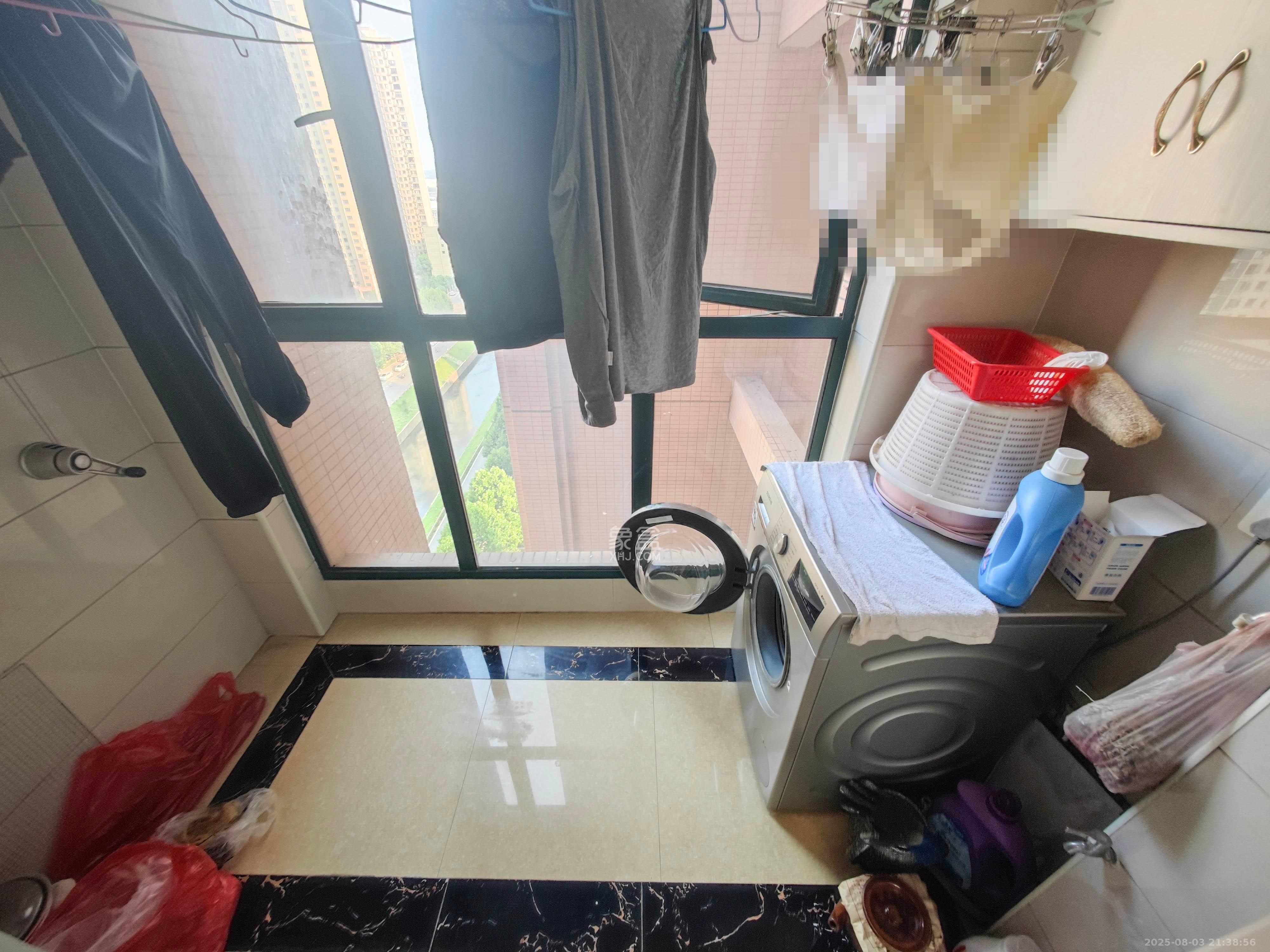 博长山水香颐 4室2厅2卫 78.0万 博长山水香颐 4室2厅2卫 78.0万阳台