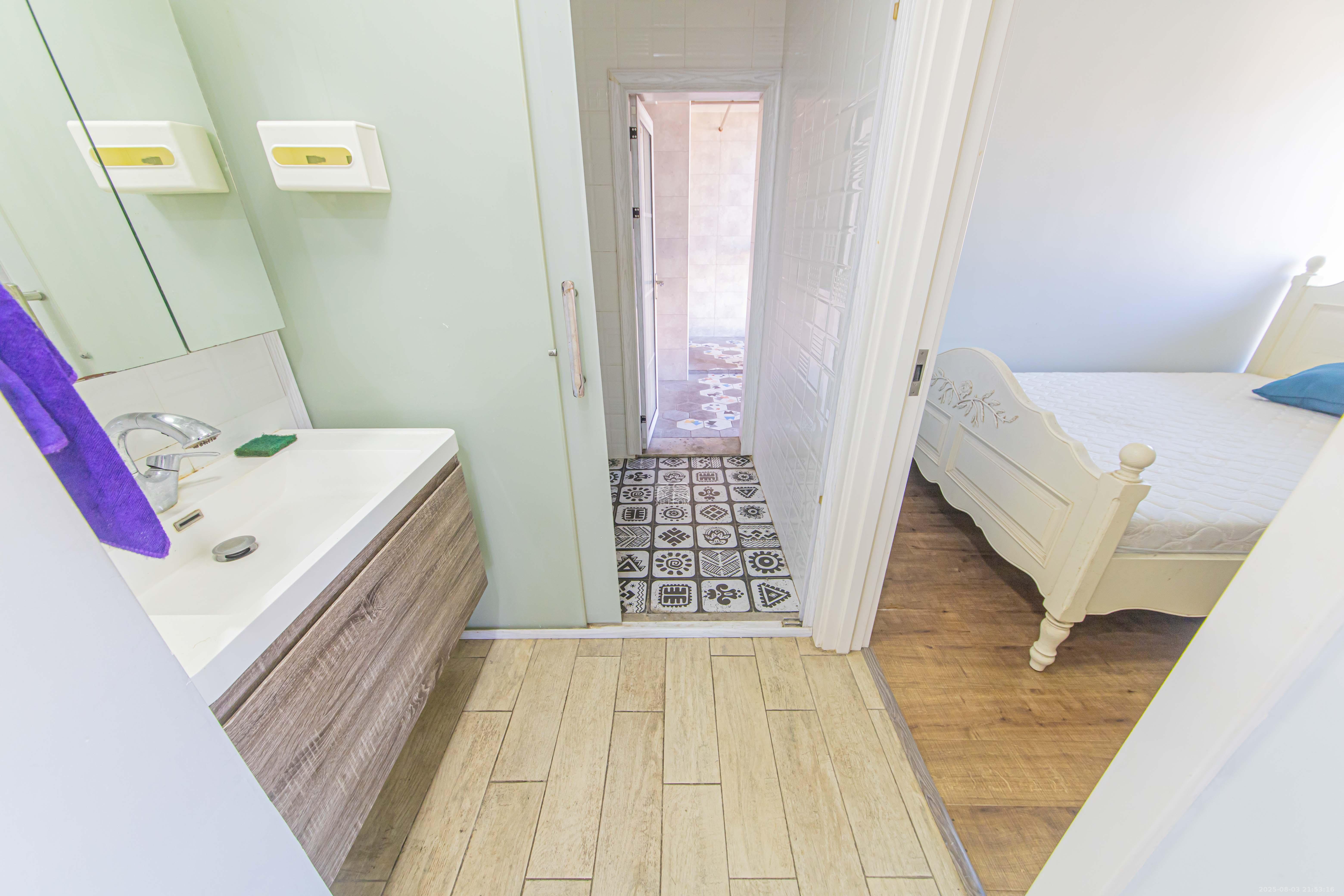 中建芙蓉嘉苑  4室2厅1卫    98.0万 中建芙蓉嘉苑  4室2厅1卫    98.0万卫生间