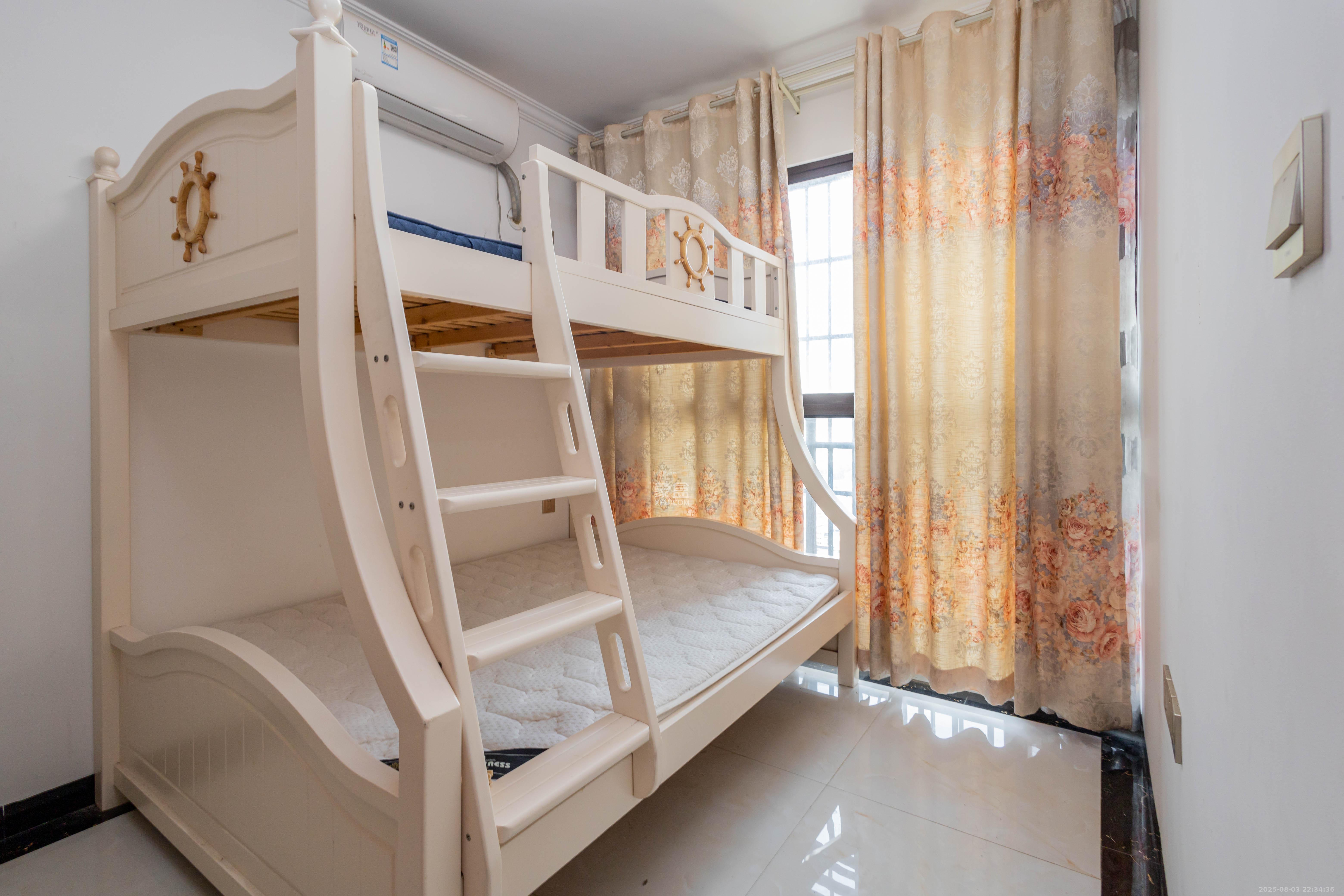 三景华御  3室2厅1卫    68.0万卧室