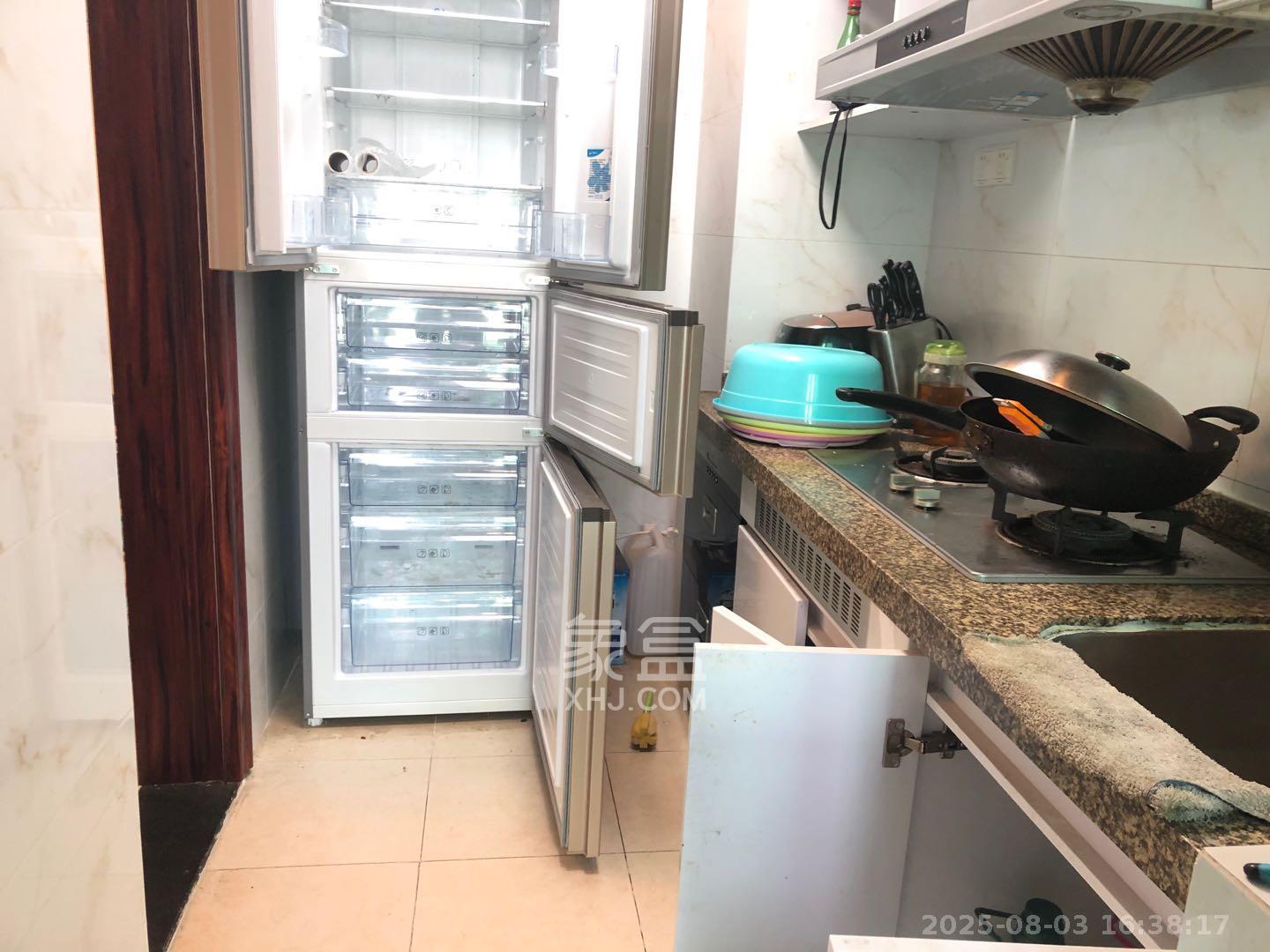 恒大翡翠华庭 3室2厅1卫 2300.0元/月 恒大翡翠华庭 3室2厅1卫 2300.0元/月室内图