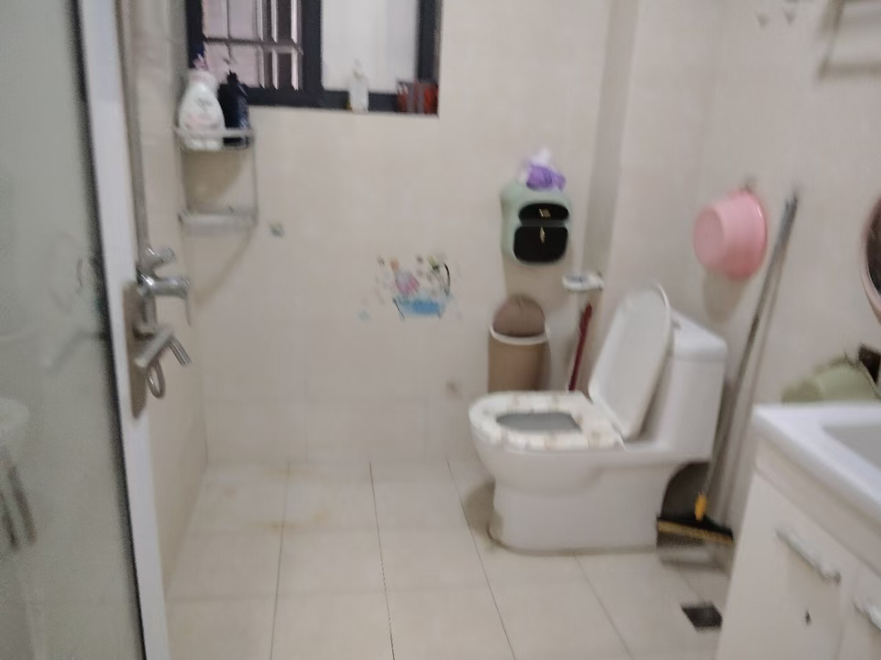 旺佳华府  3室2厅2卫   2000.00元/月室内图