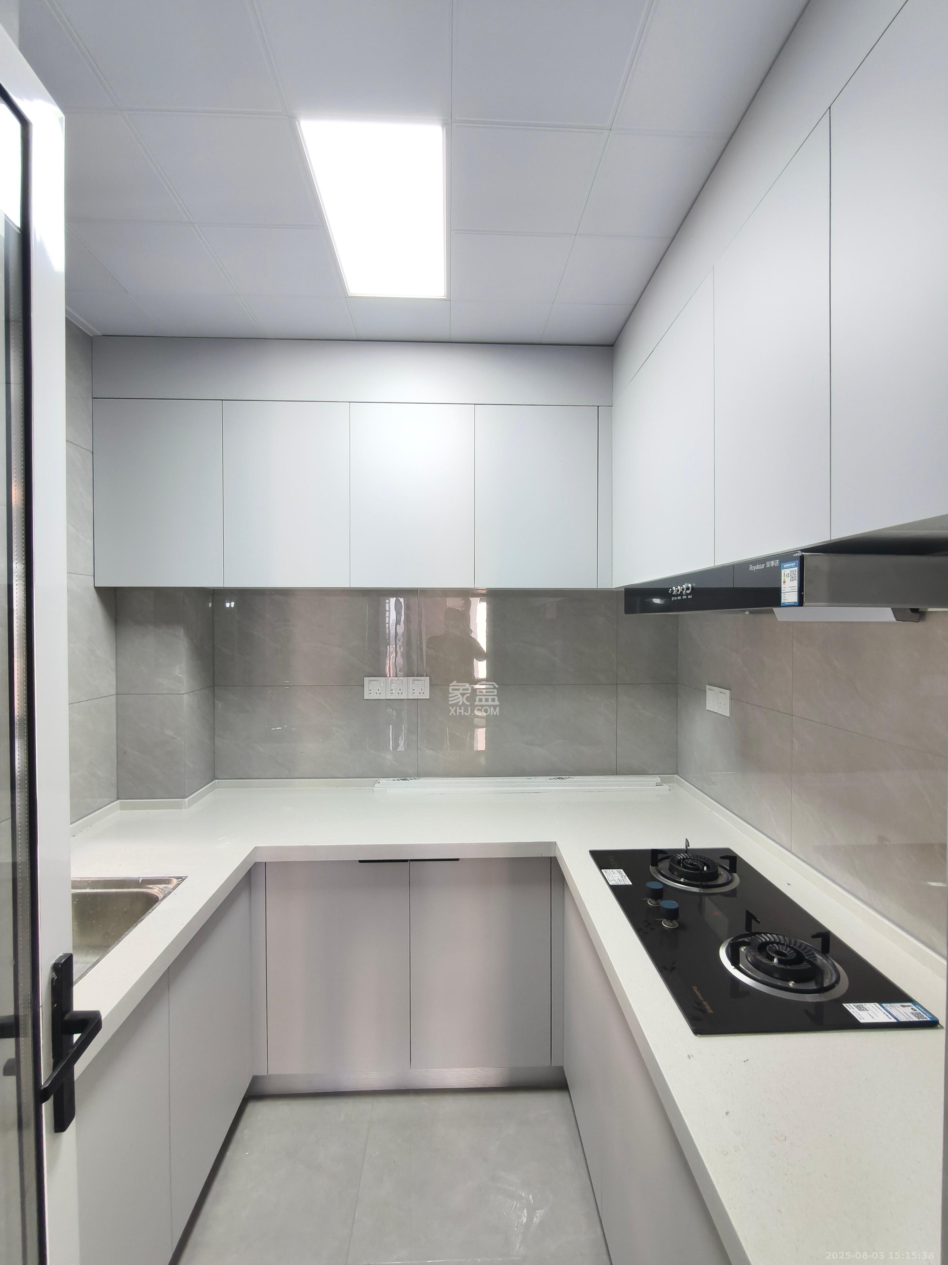 荣盛城 4室2厅1卫 2600.0元/月 荣盛城 4室2厅1卫 2600.0元/月室内图