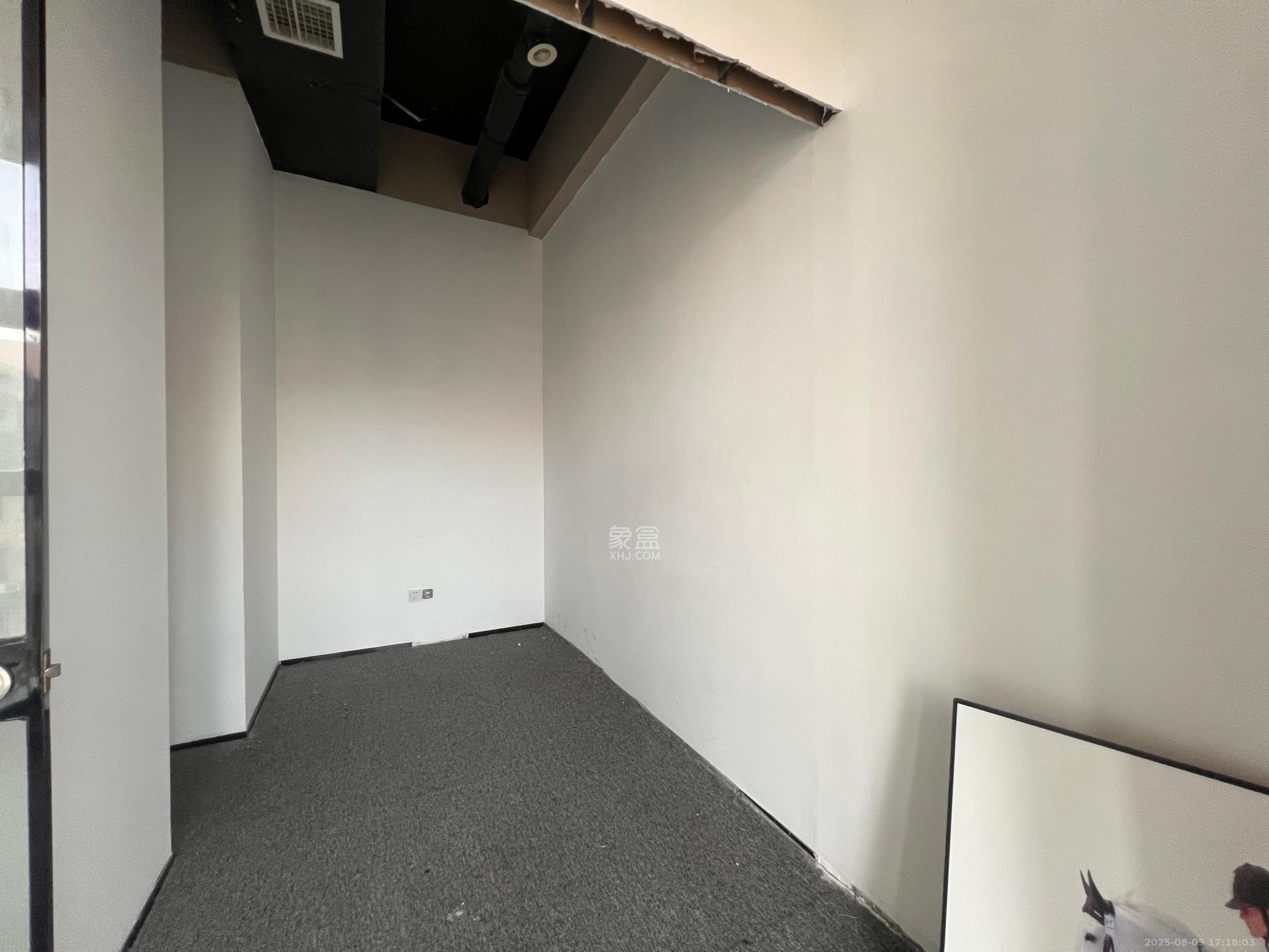 万博汇   137.53㎡      8000.0元/月室内图