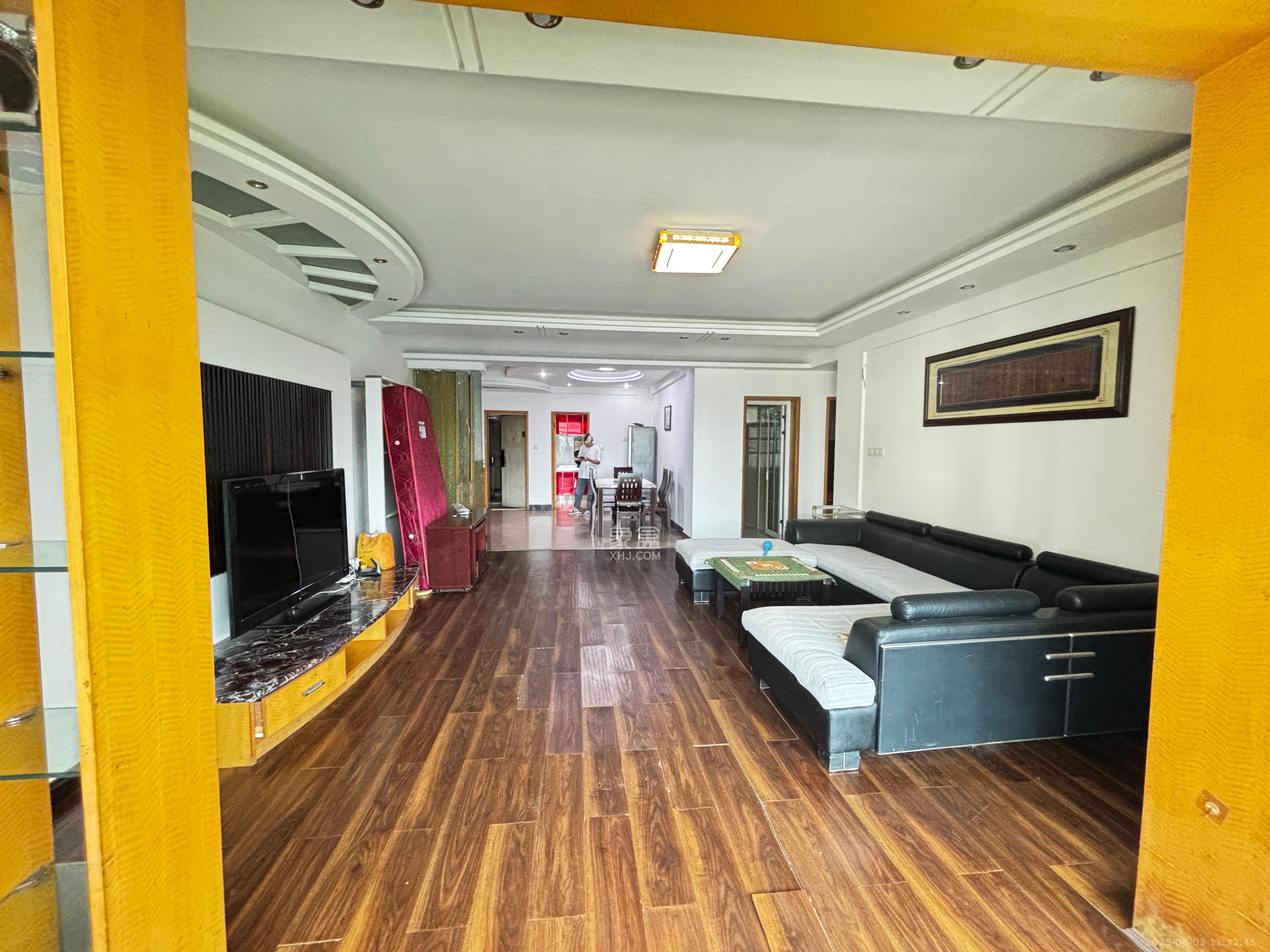 锦泰家园(锦泰商务大厦) 4室2厅2卫 3200.0元/月 锦泰家园(锦泰商务大厦) 4室2厅2卫 3200.0元/月室内图