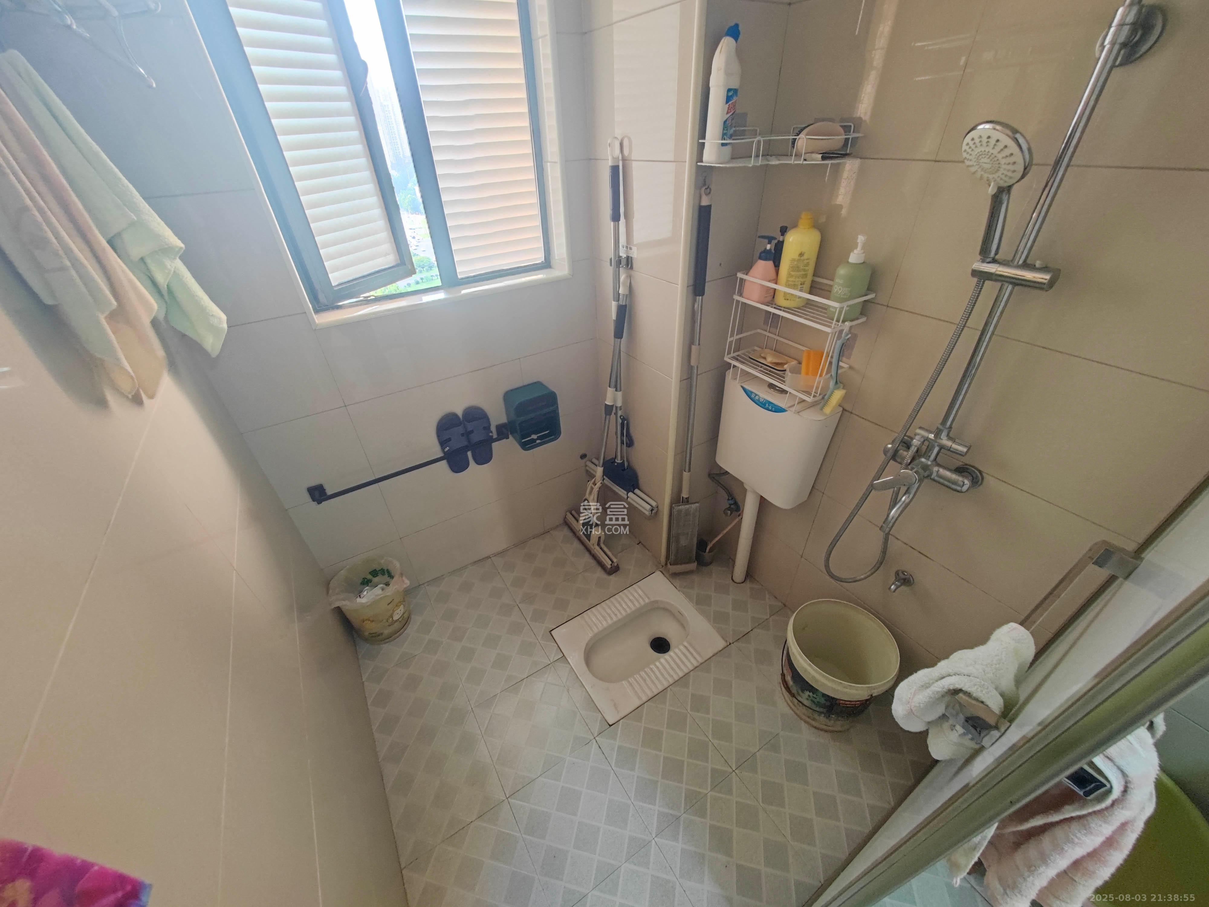 博长山水香颐 4室2厅2卫 78.0万 博长山水香颐 4室2厅2卫 78.0万卫生间