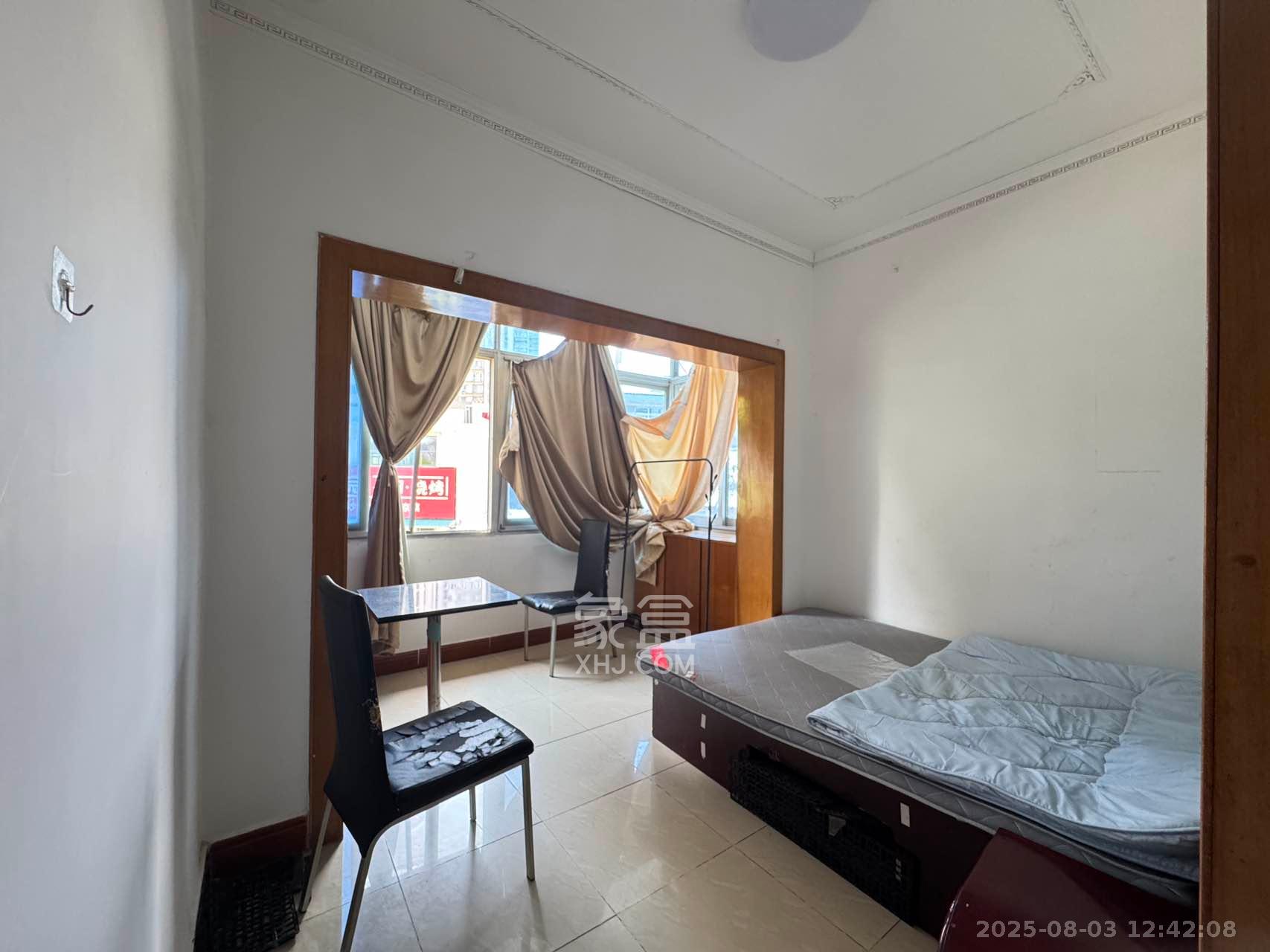 无线电厂宿舍 2室1厅1卫 1000.0元/月 无线电厂宿舍 2室1厅1卫 1000.0元/月室内图