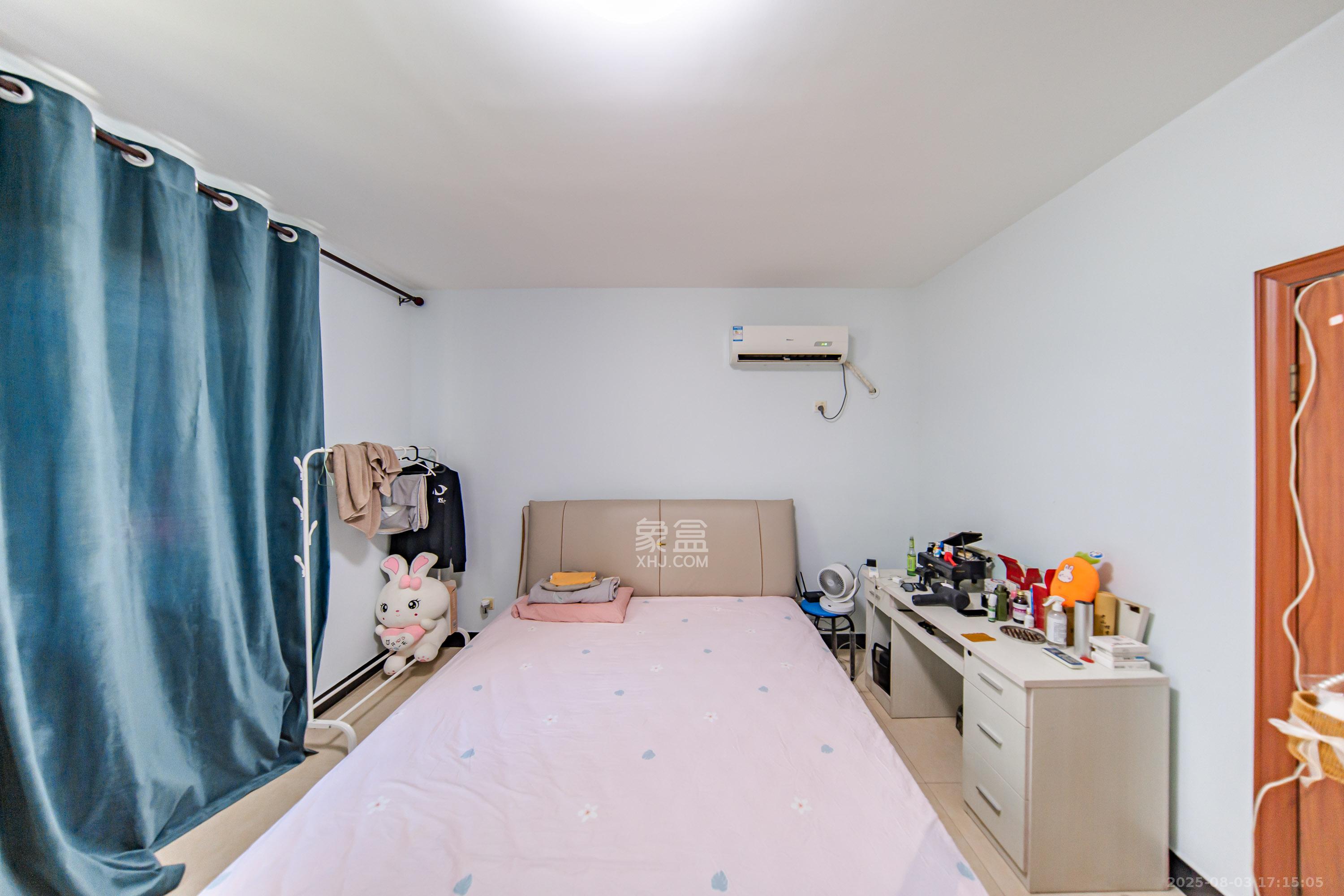 阳光100一期、四五期  4室2厅2卫    155.0万 阳光100一期、四五期  4室2厅2卫    155.0万卧室