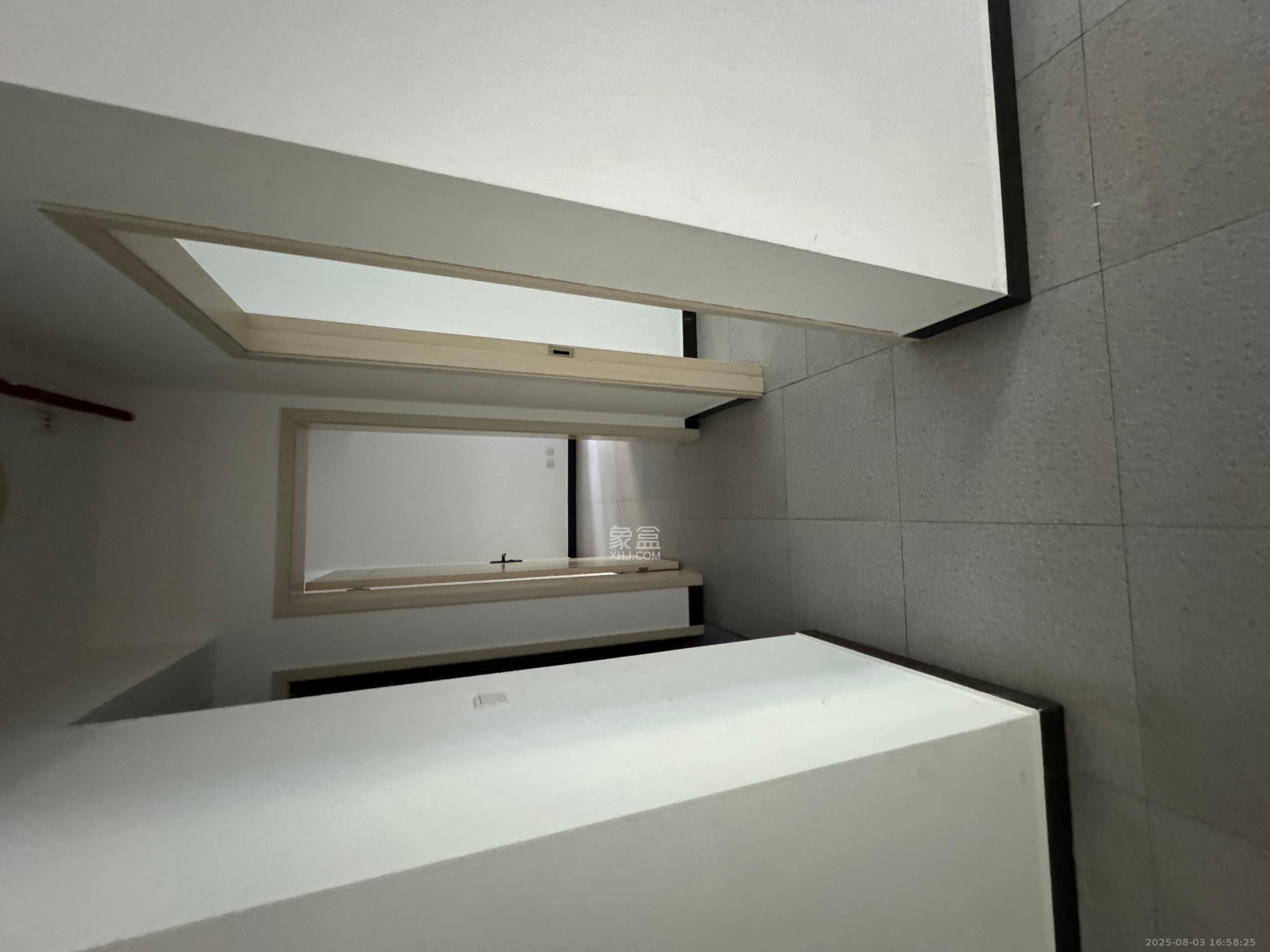 阳光城尚东湾愉景苑 3室2厅2卫 2500.0元/月 阳光城尚东湾愉景苑 3室2厅2卫 2500.0元/月室内图