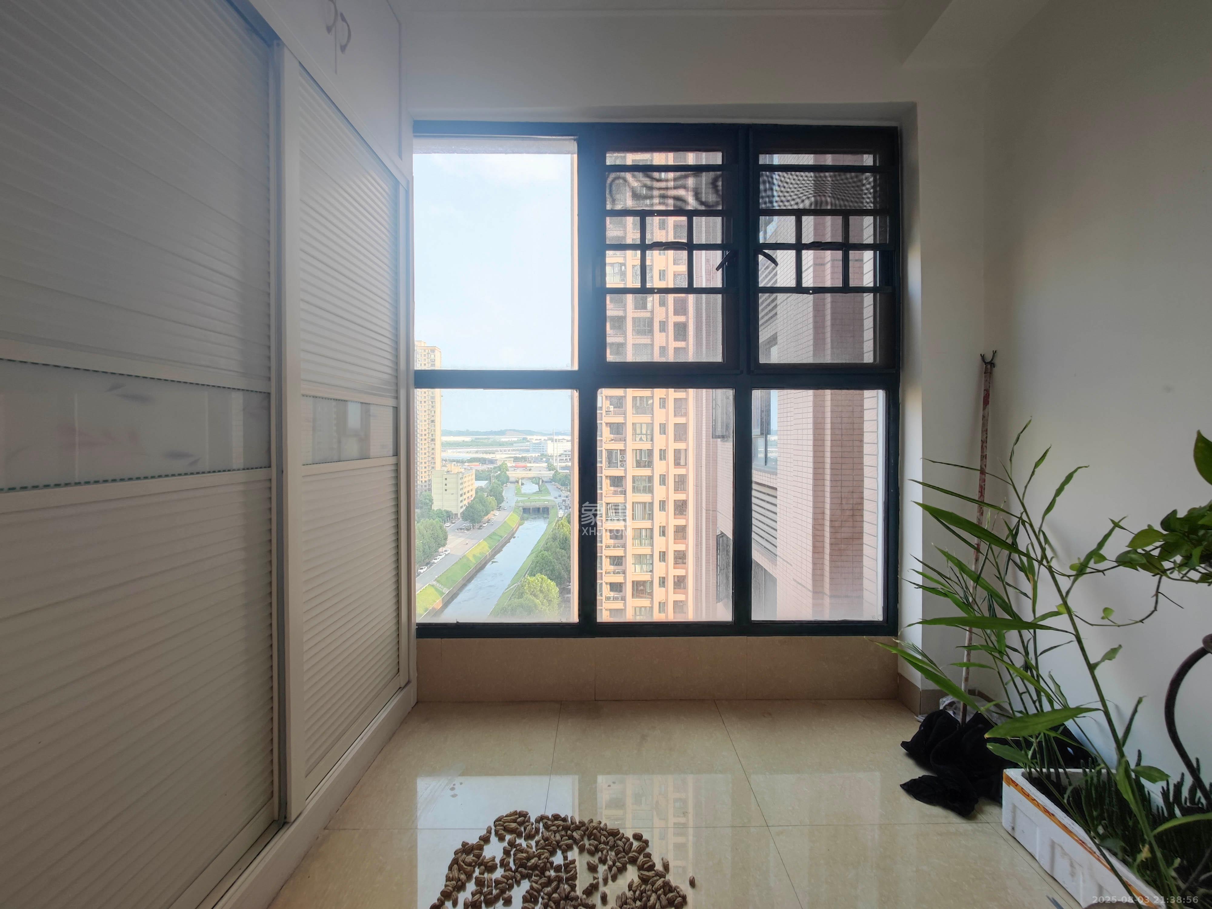 博长山水香颐  4室2厅2卫    78.0万阳台