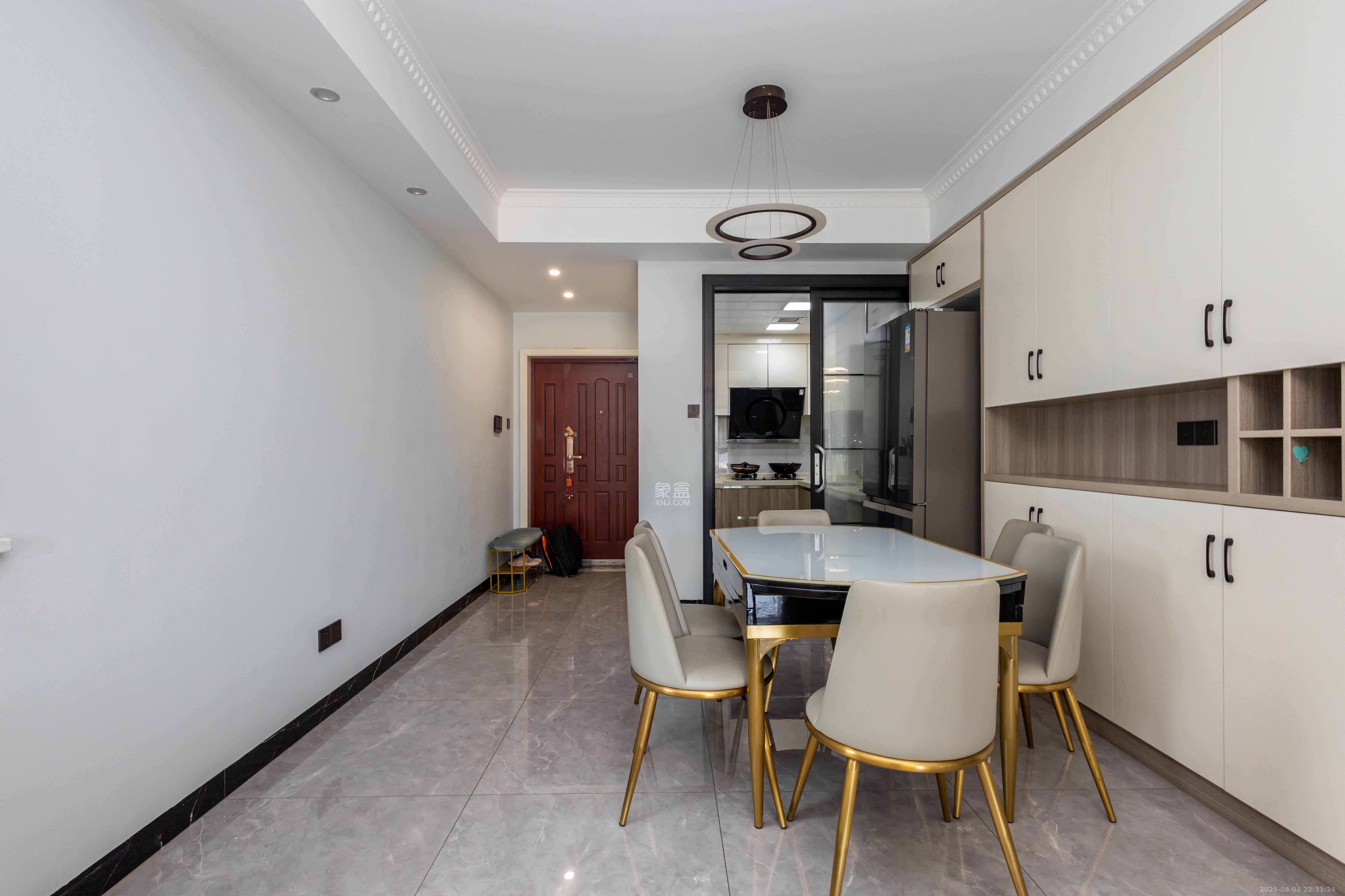 中交中央公园D4区  3室2厅2卫    139.8万客厅