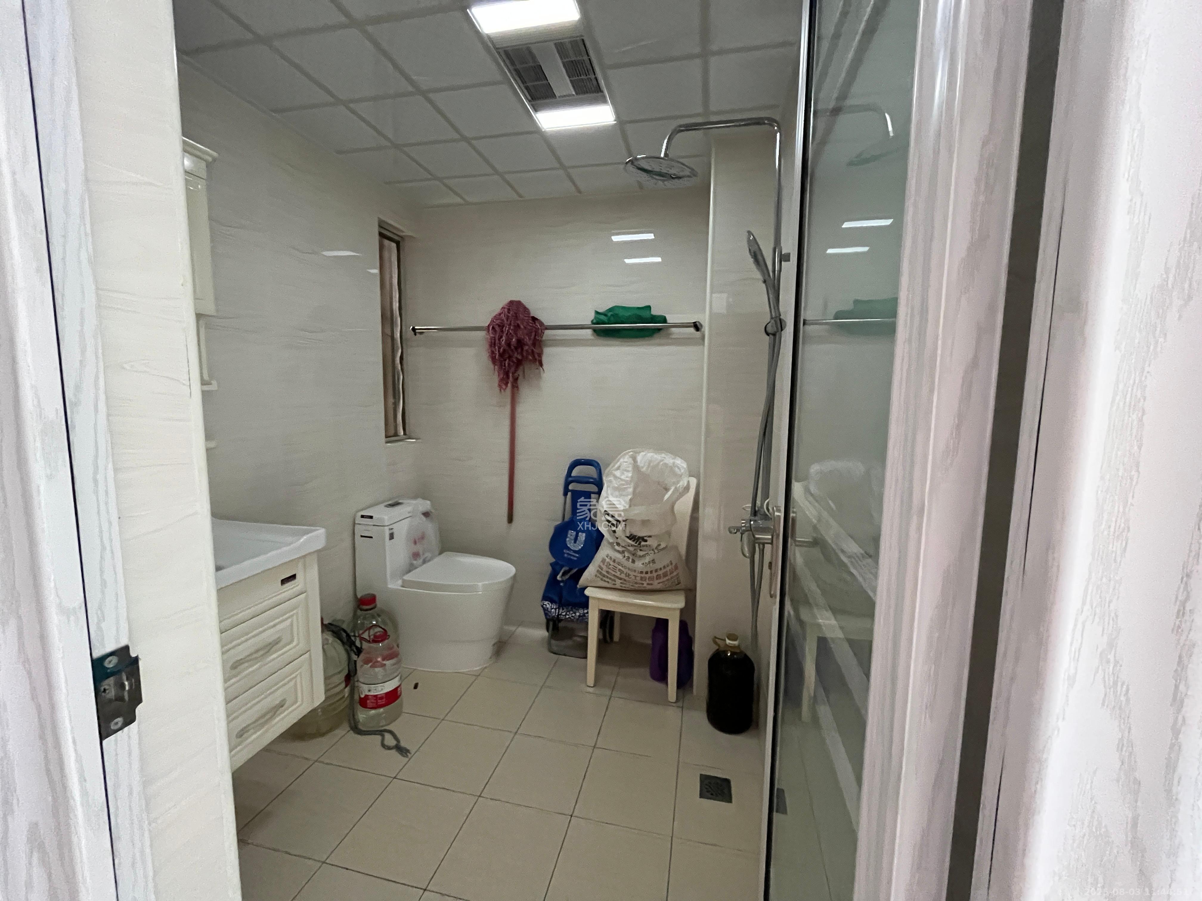 澳海月亮湾 3室2厅2卫 1700.0元/月 澳海月亮湾 3室2厅2卫 1700.0元/月室内图