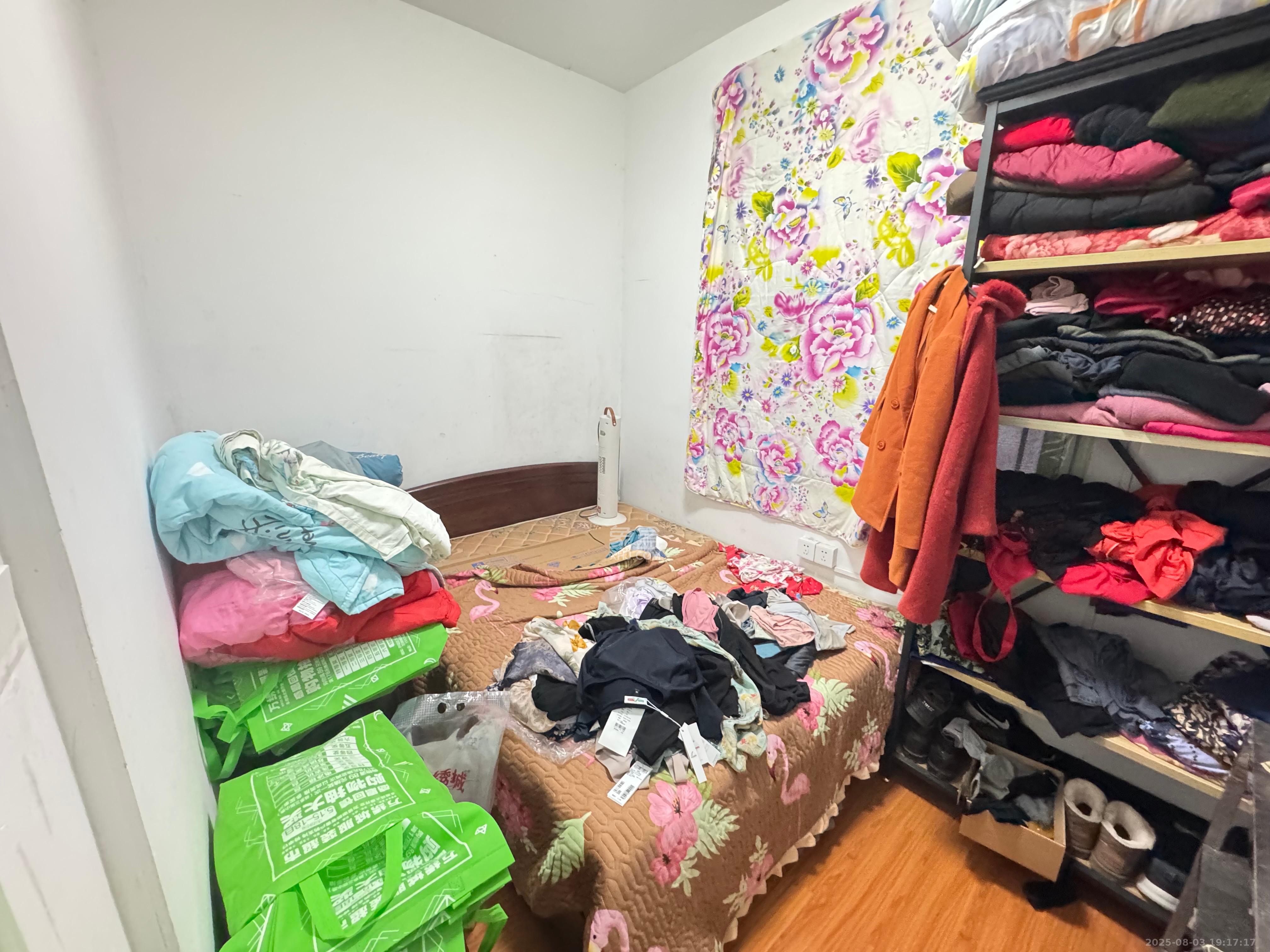 红旗区一片  3室1厅1卫    2000.0元/月室内图