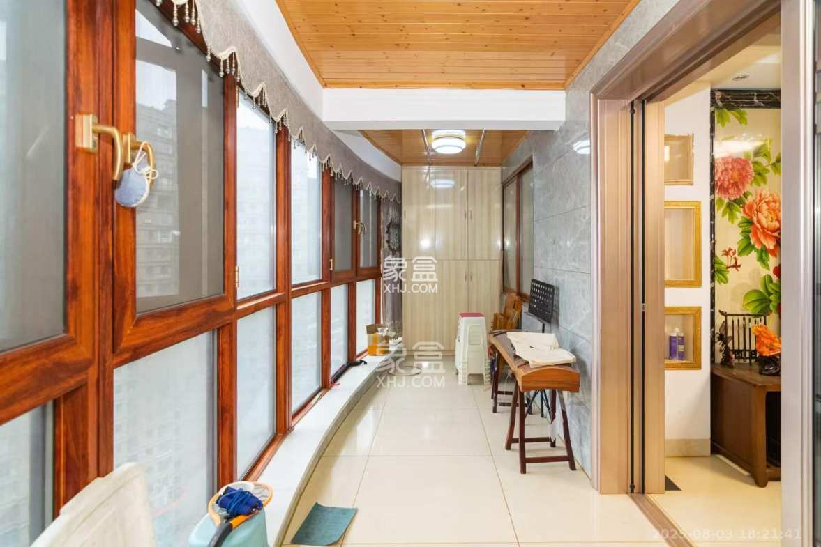 润和紫郡一期 5室2厅2卫 3000.0元/月 润和紫郡一期 5室2厅2卫 3000.0元/月室内图