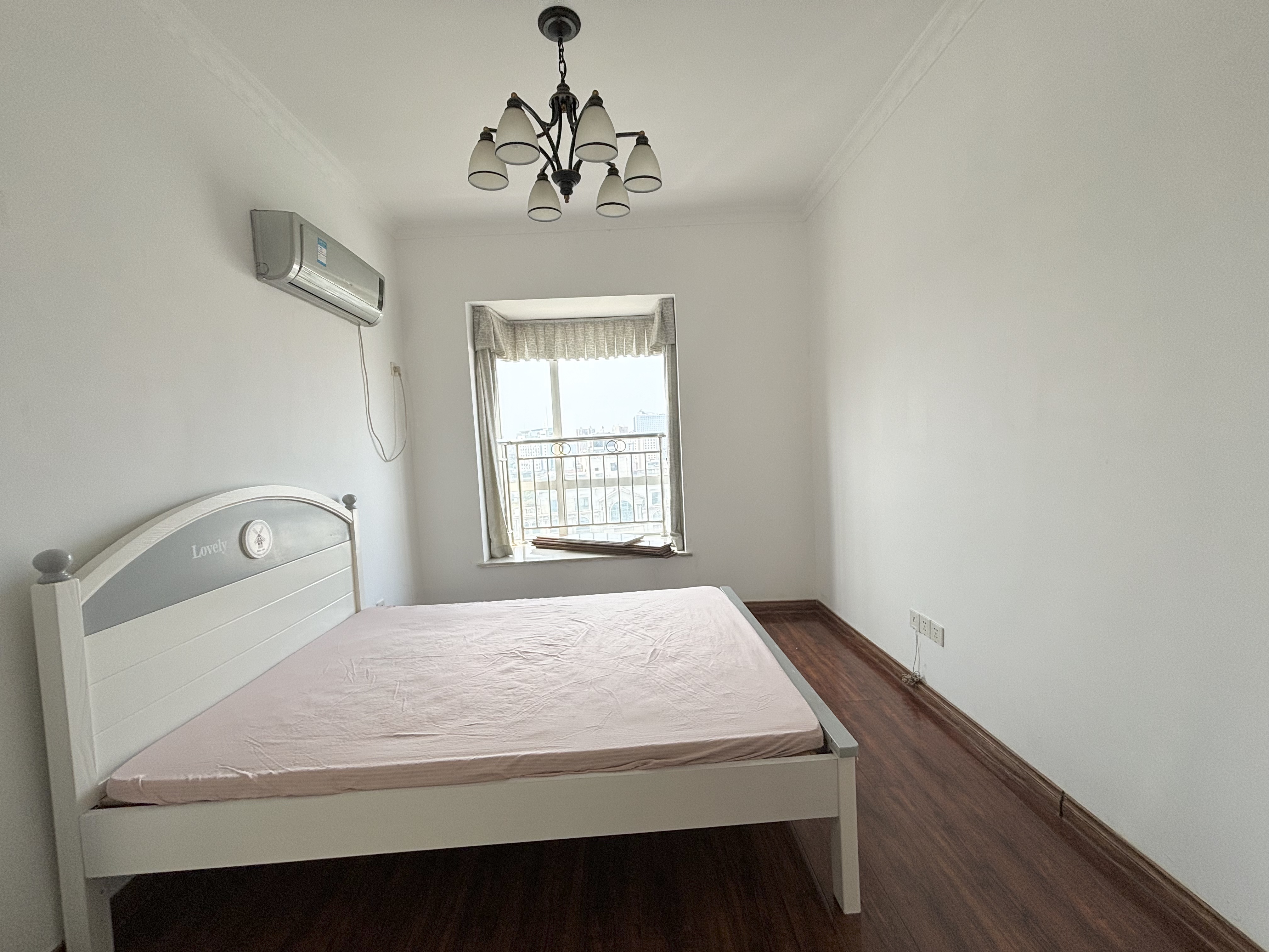 鸿泰国际 2室1厅1卫 1680.0元/月 鸿泰国际 2室1厅1卫 1680.0元/月室内图