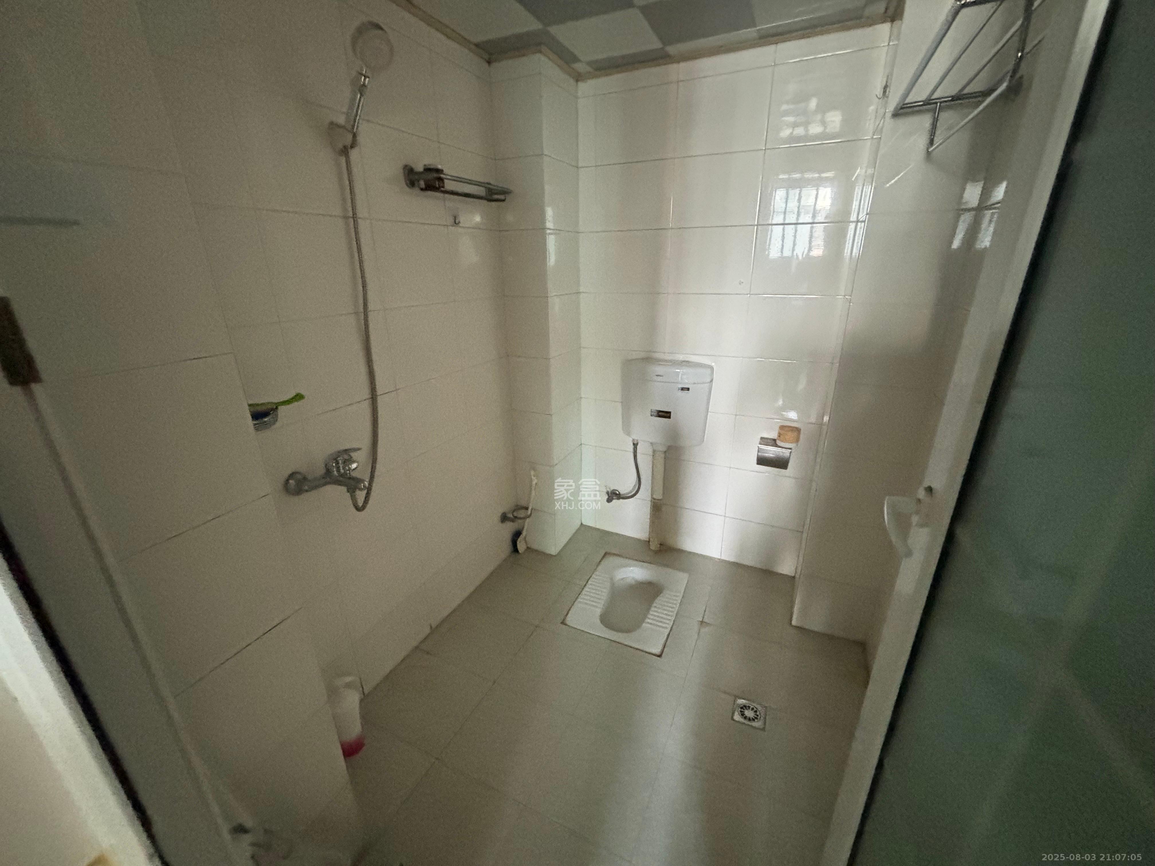 天城泰祥苑  1室1厅1卫    1500.0元/月 天城泰祥苑  1室1厅1卫    1500.0元/月室内图