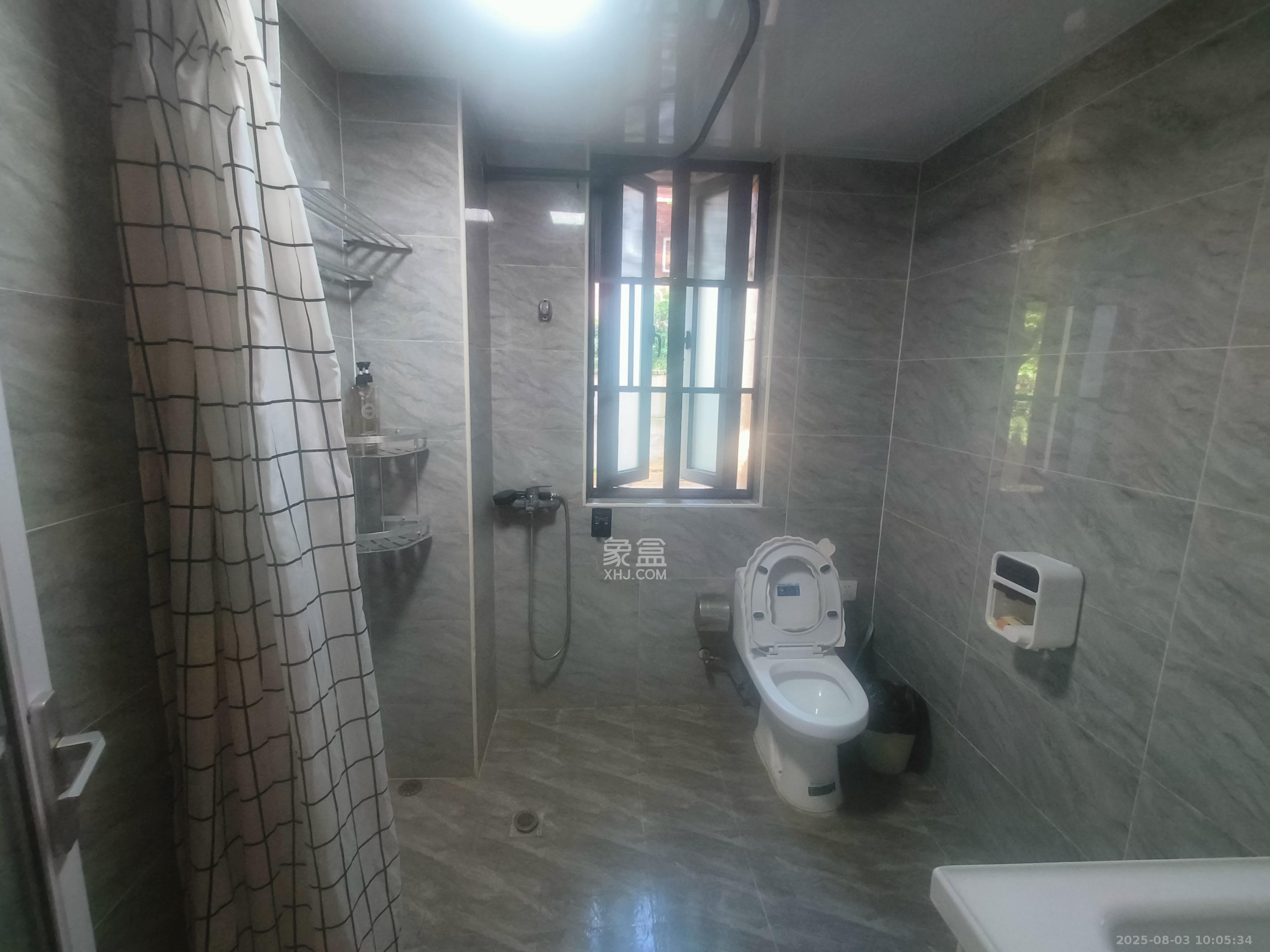 半山壹号 1室2厅2卫 1500.0元/月 半山壹号 1室2厅2卫 1500.0元/月室内图