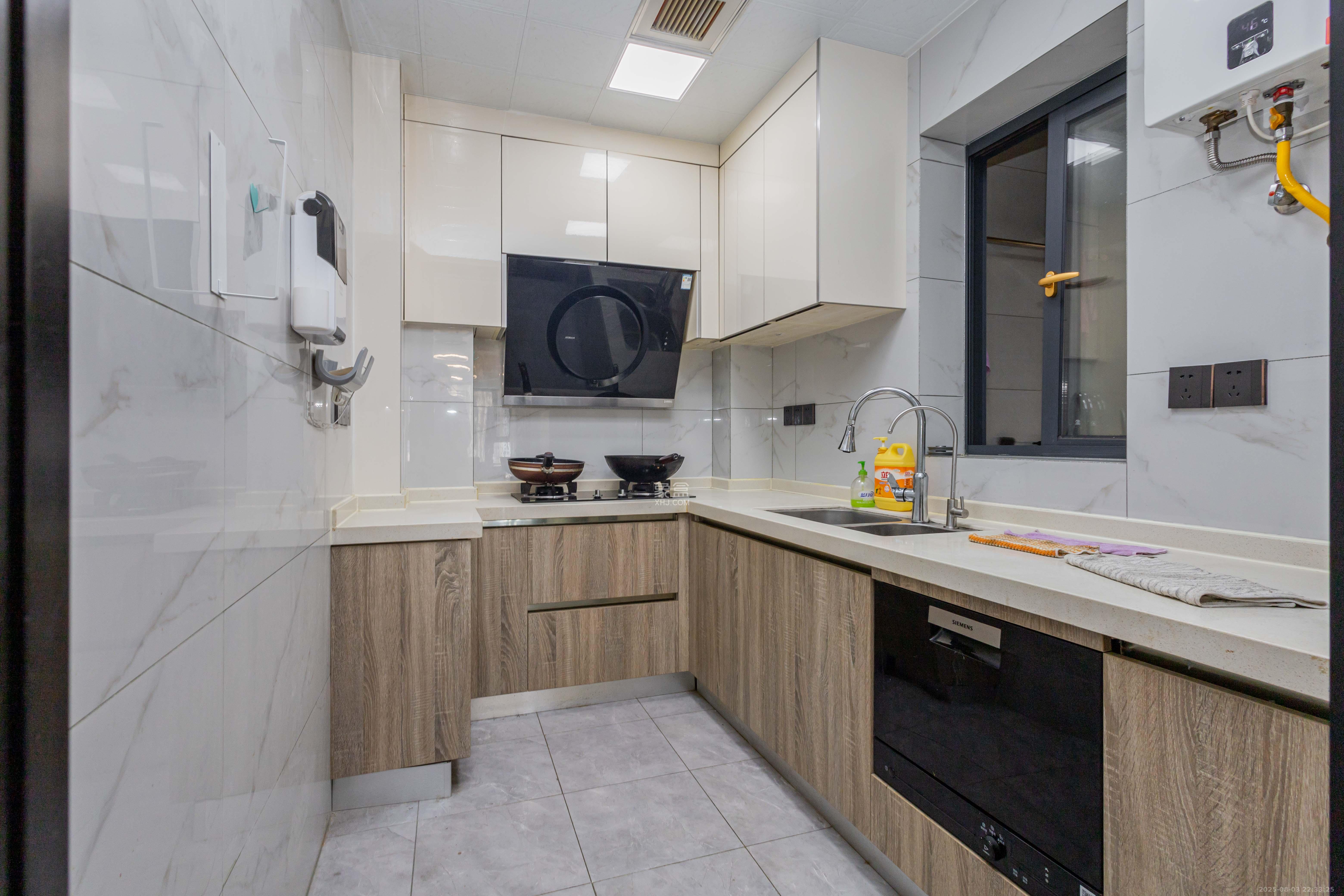 中交中央公园D4区  3室2厅2卫    139.8万厨房