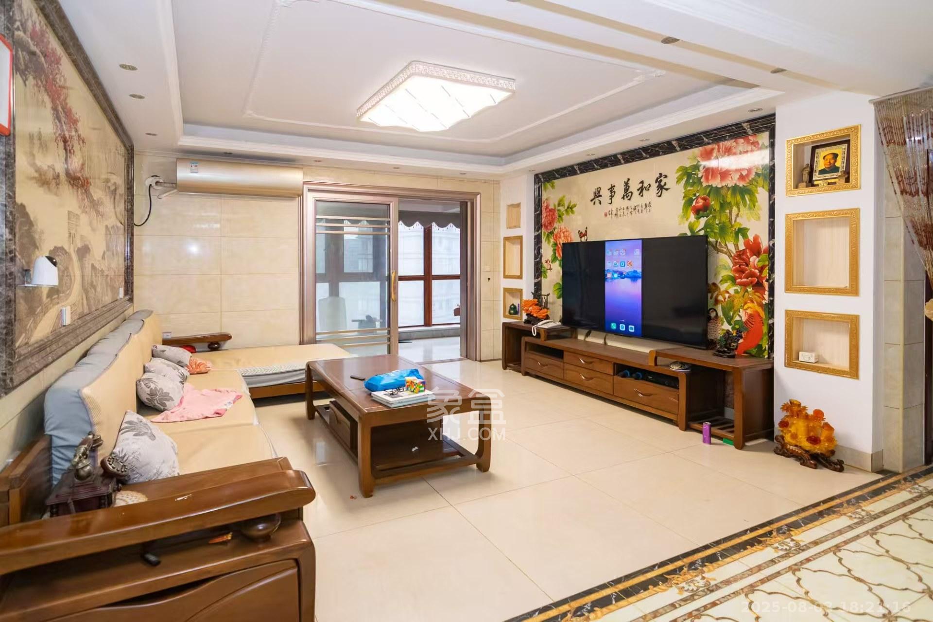 润和紫郡一期  5室2厅2卫    3000.0元/月 润和紫郡一期  5室2厅2卫    3000.0元/月