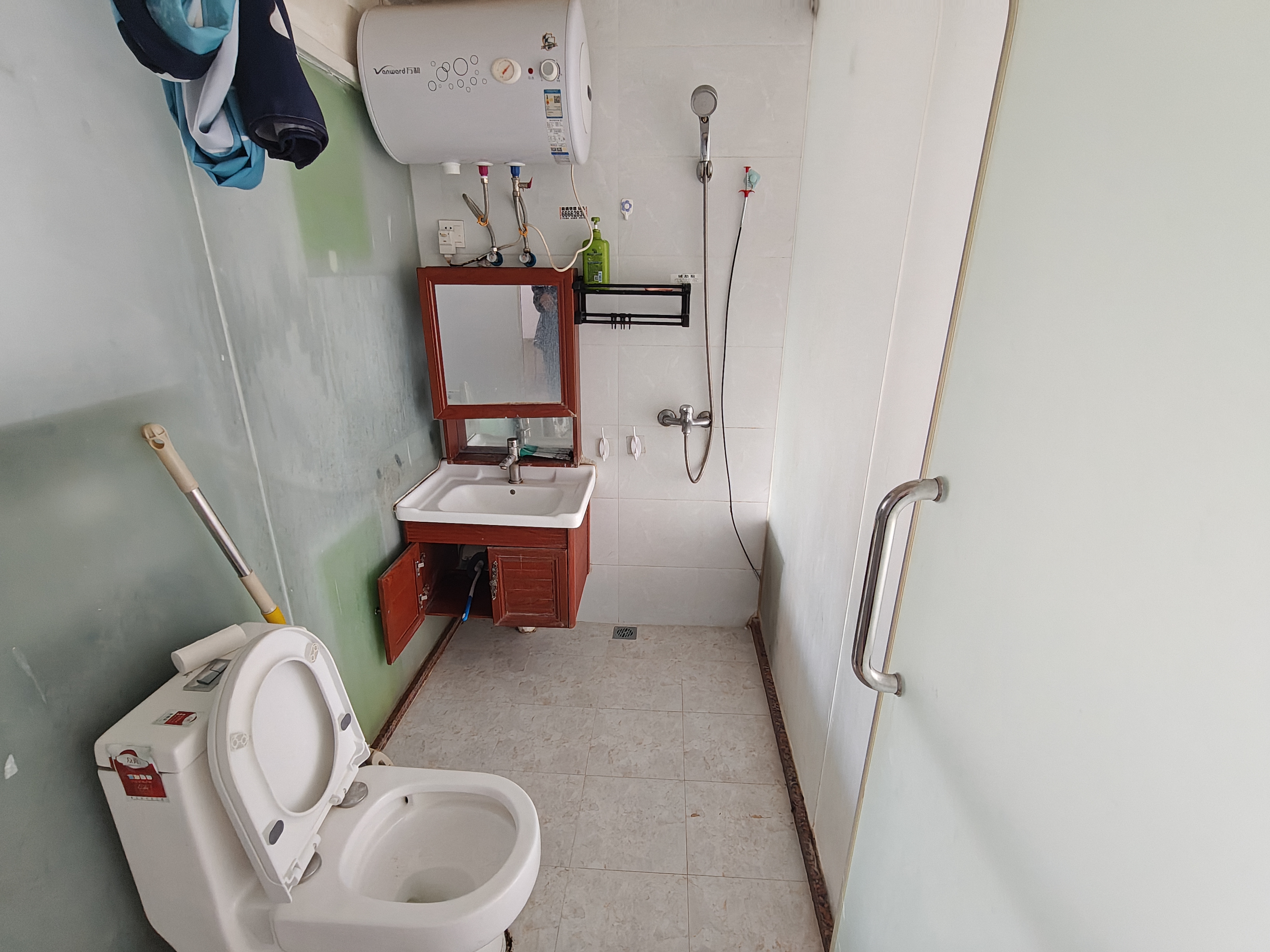 万达广场骏豪仕家(万达公馆)  1室1厅1卫    1400.0元/月 万达广场骏豪仕家(万达公馆)  1室1厅1卫    1400.0元/月室内图