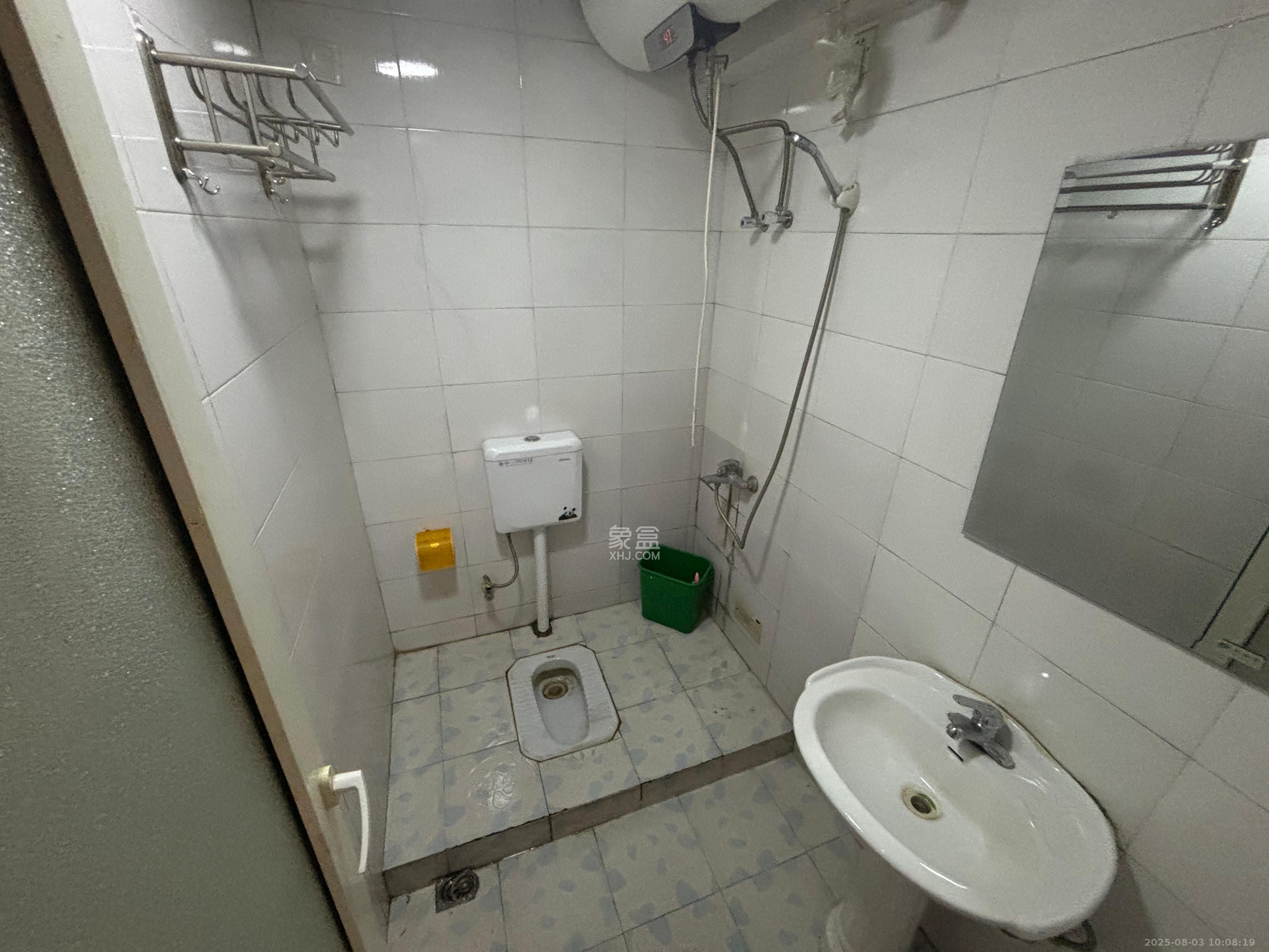 玛依拉山庄 1室1厅1卫 1350.0元/月 玛依拉山庄 1室1厅1卫 1350.0元/月室内图