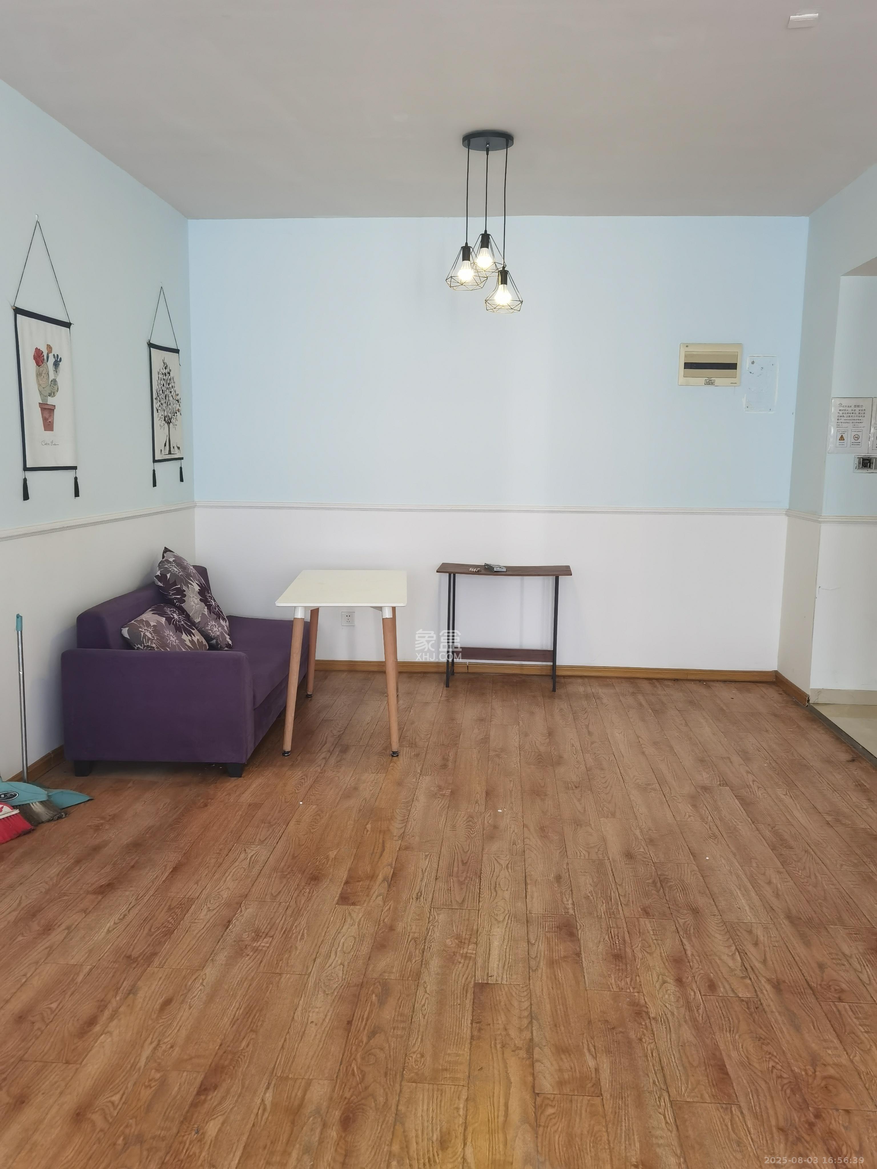 八方小区C区  3室2厅2卫    3500.0元/月 八方小区C区  3室2厅2卫    3500.0元/月室内图