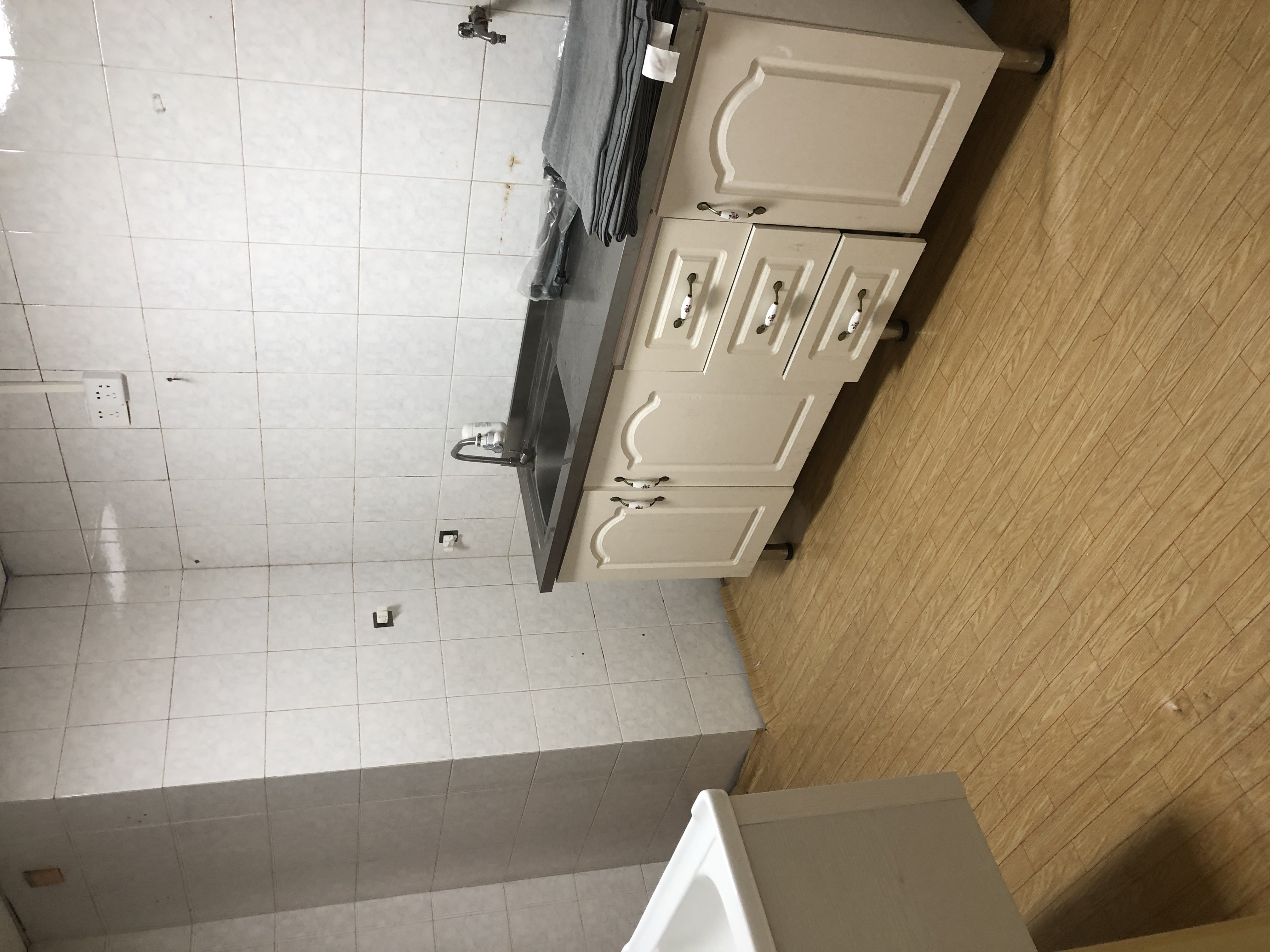 深发展大厦  3室2厅1卫   2900.00元/月室内图