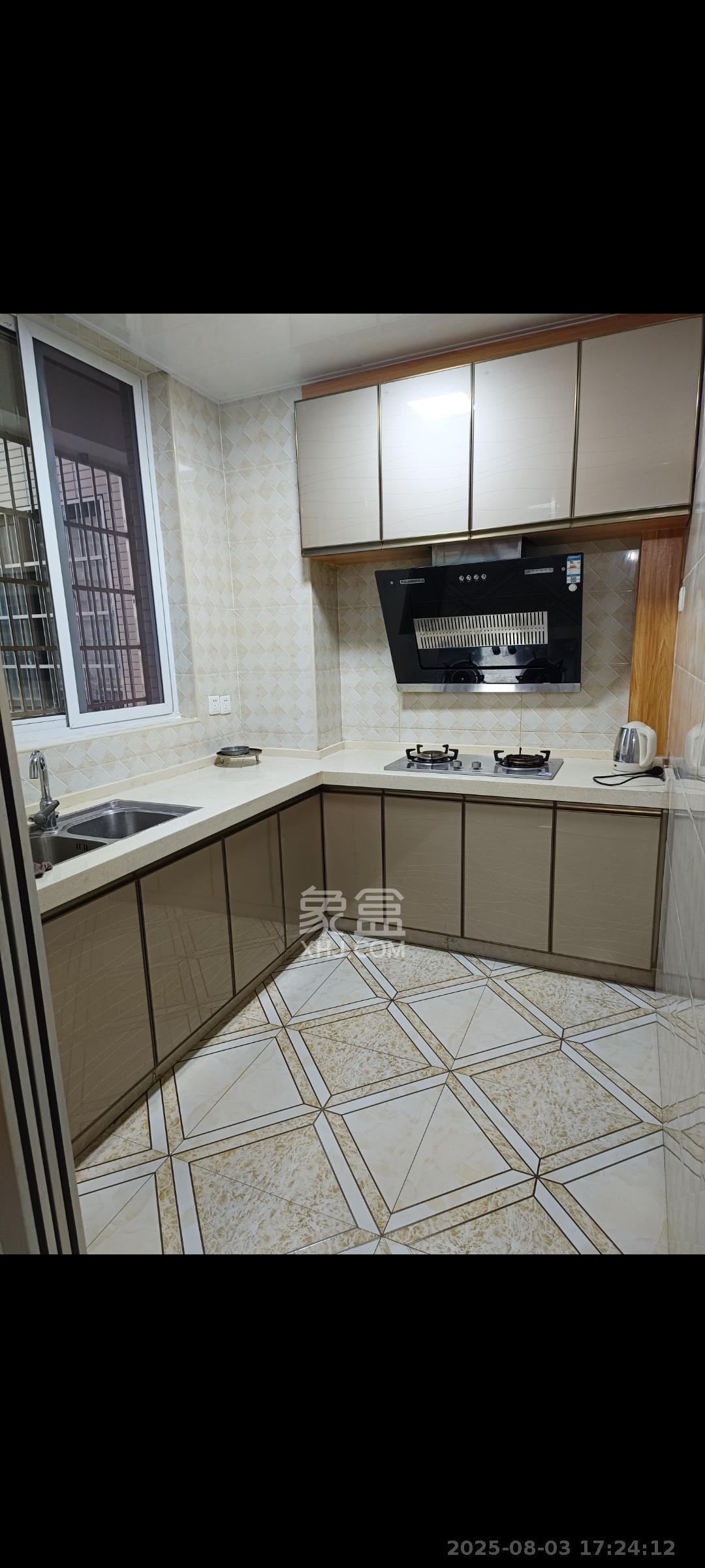 星城新宇莲景苑  1室2厅1卫    2100.0元/月 星城新宇莲景苑  1室2厅1卫    2100.0元/月室内图