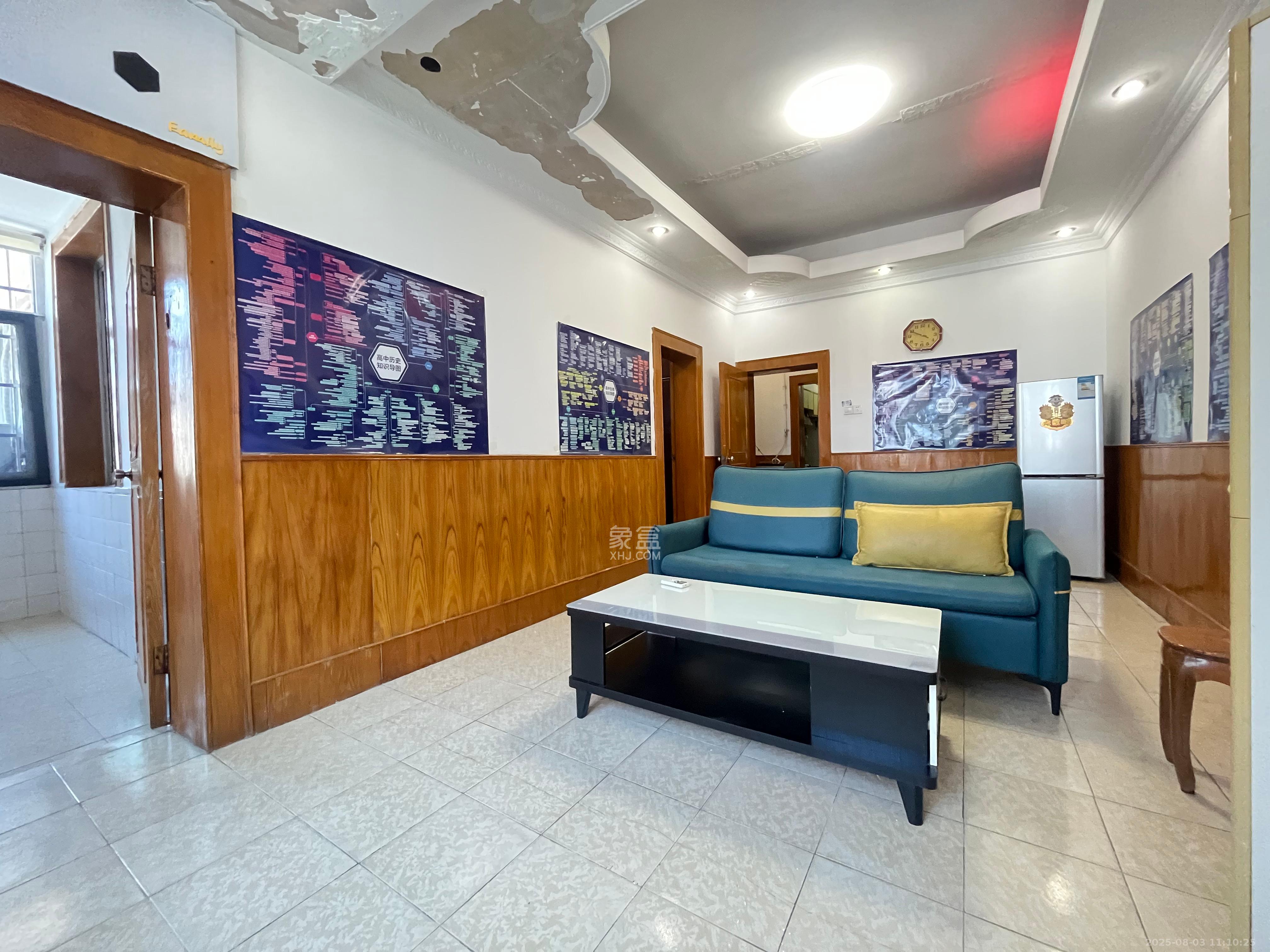 汽贸大厦 2室1厅1卫 2200.0元/月 汽贸大厦 2室1厅1卫 2200.0元/月室内图