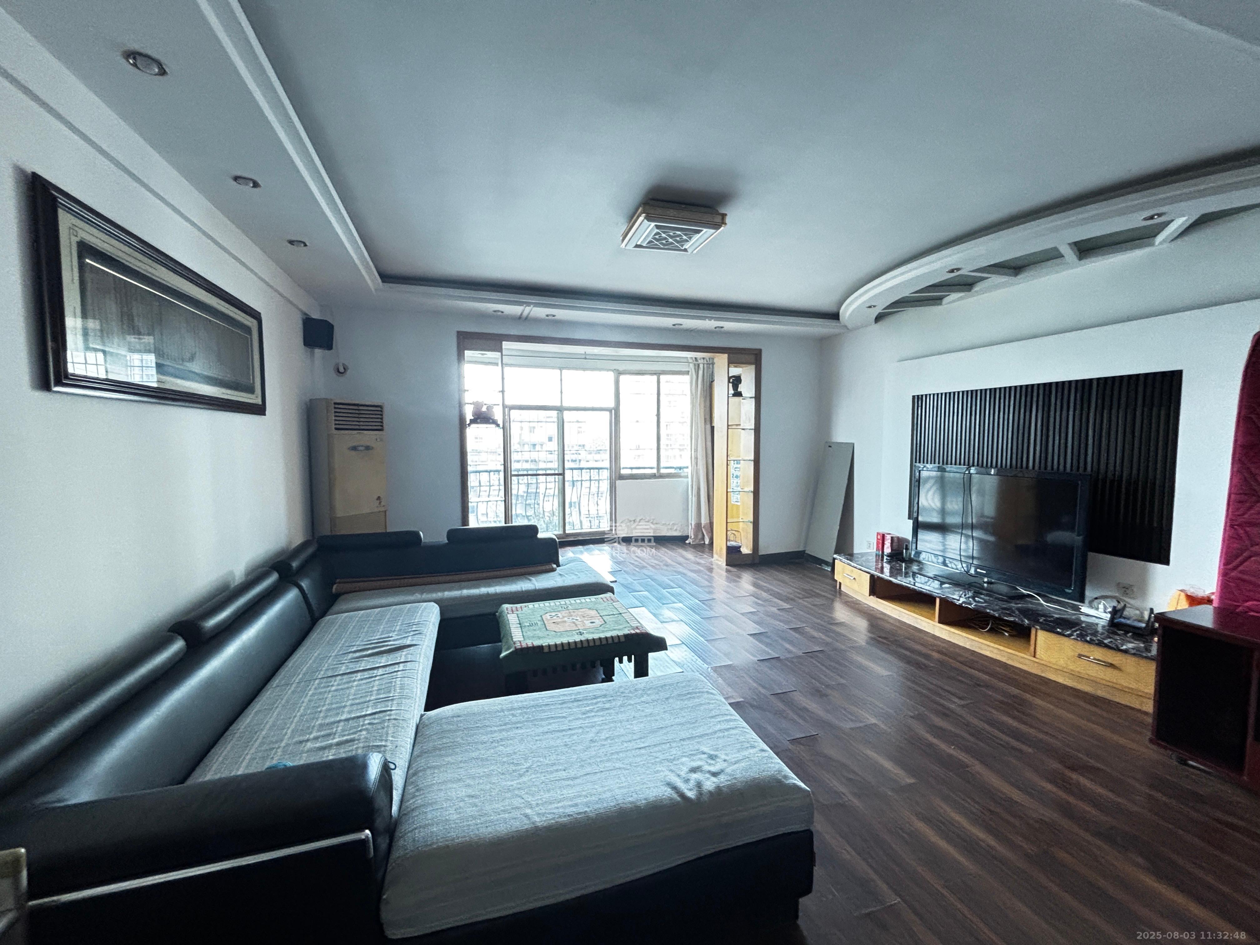 锦泰家园（锦泰商务大厦）  4室2厅2卫    3200.0元/月室内图