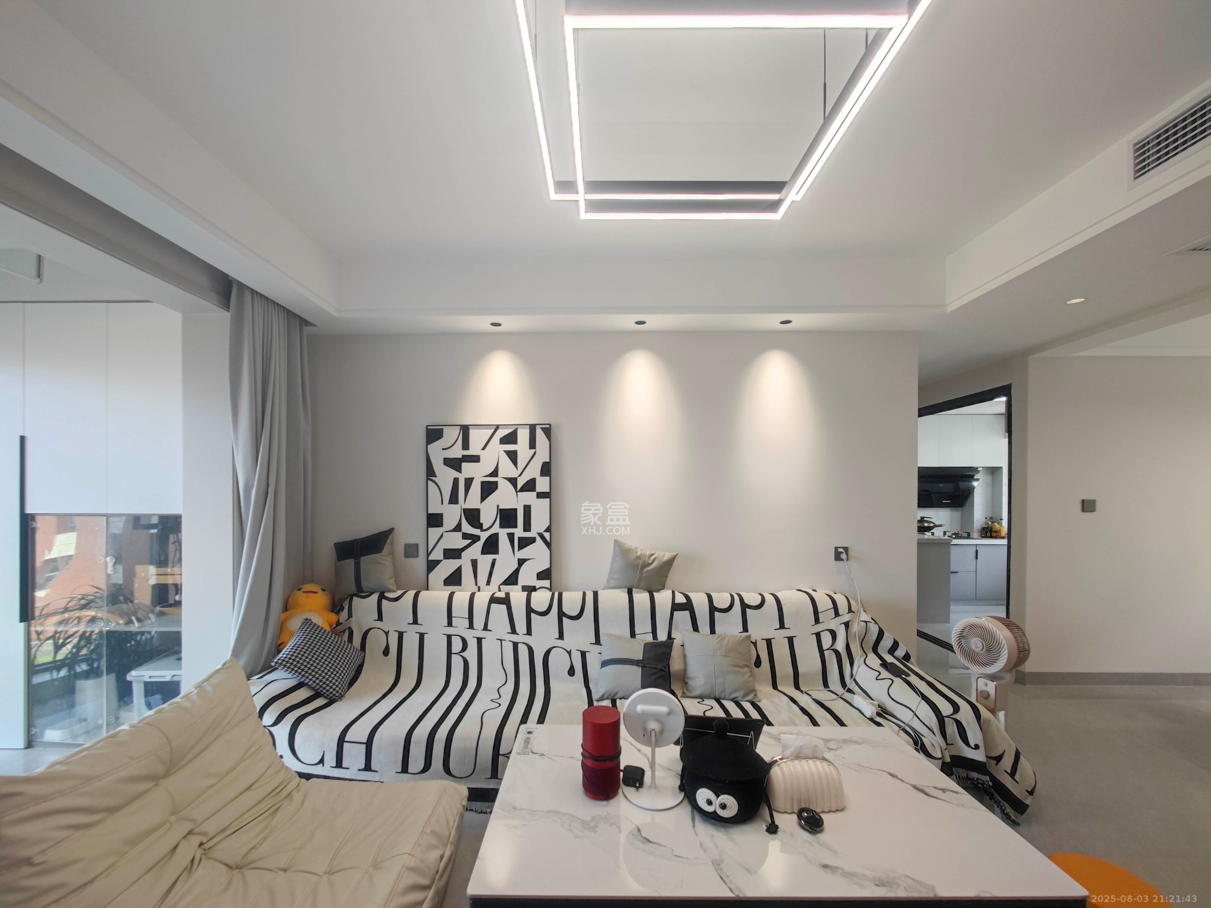 中建嘉和城  3室2厅2卫   125.00万客厅