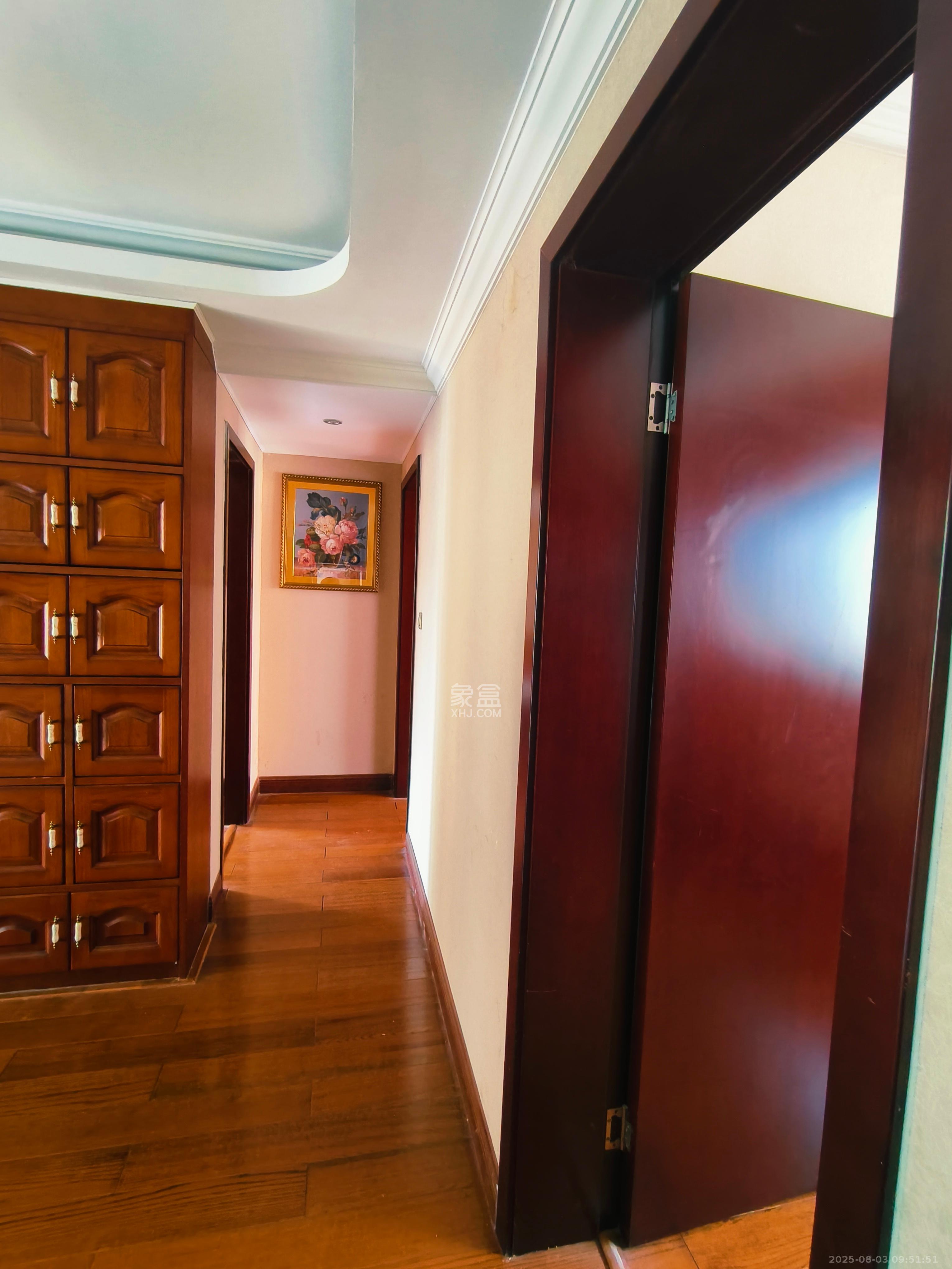 好莱城(弘德西街) 4室1厅1卫 2600.0元/月 好莱城(弘德西街) 4室1厅1卫 2600.0元/月室内图