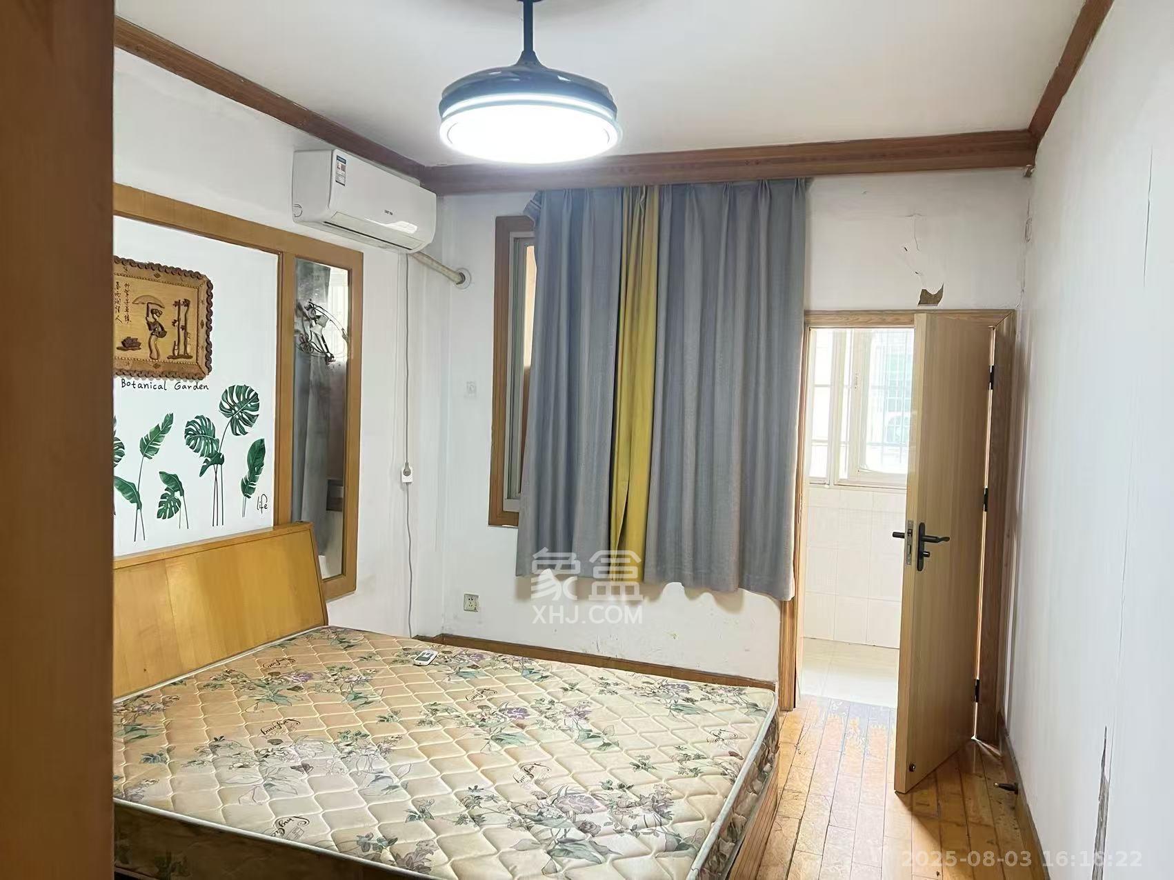 通泰街商居楼  3室1厅1卫   2500.00元/月室内图