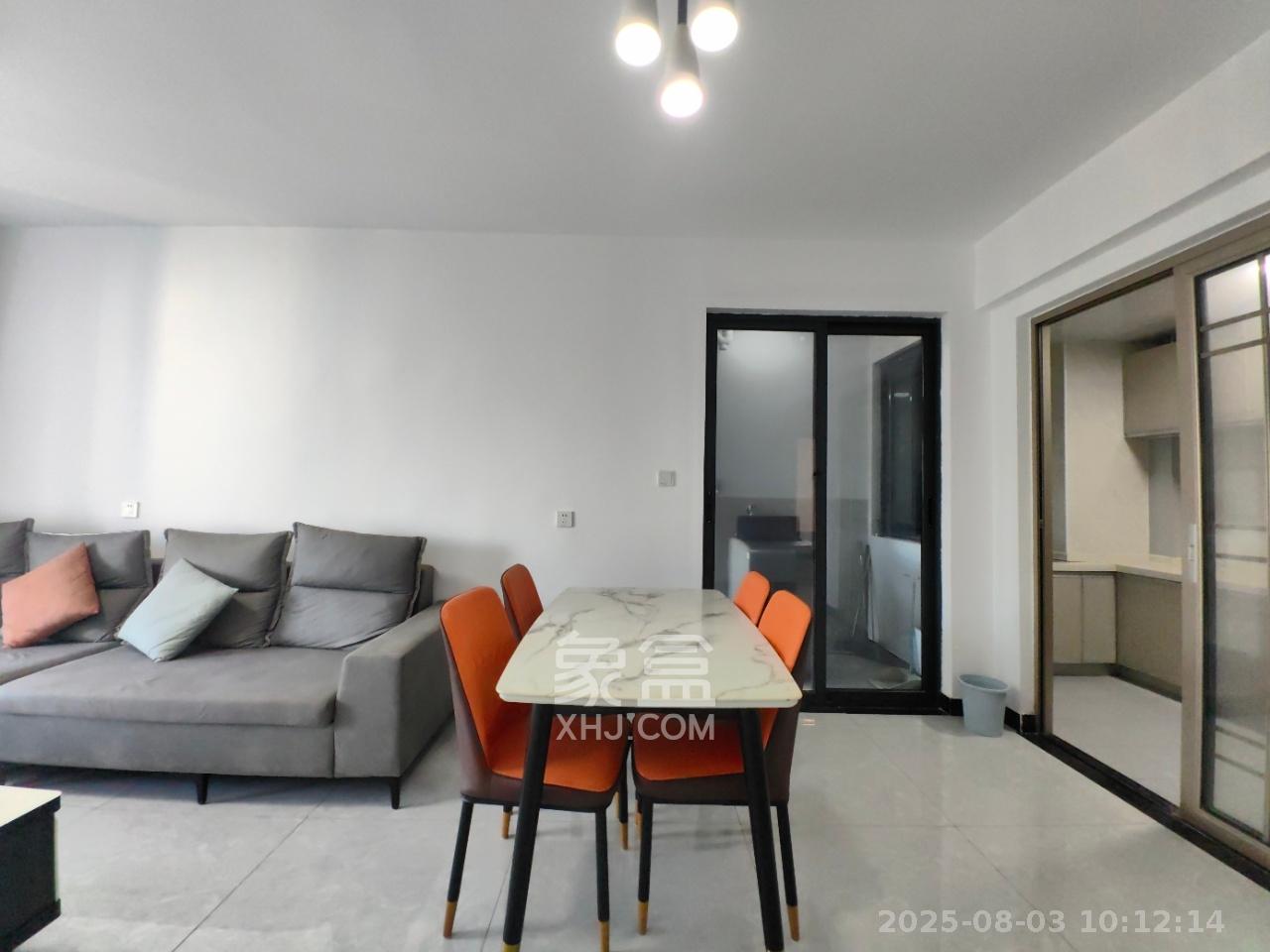 长房云时代  3室2厅2卫    2600.0元/月室内图