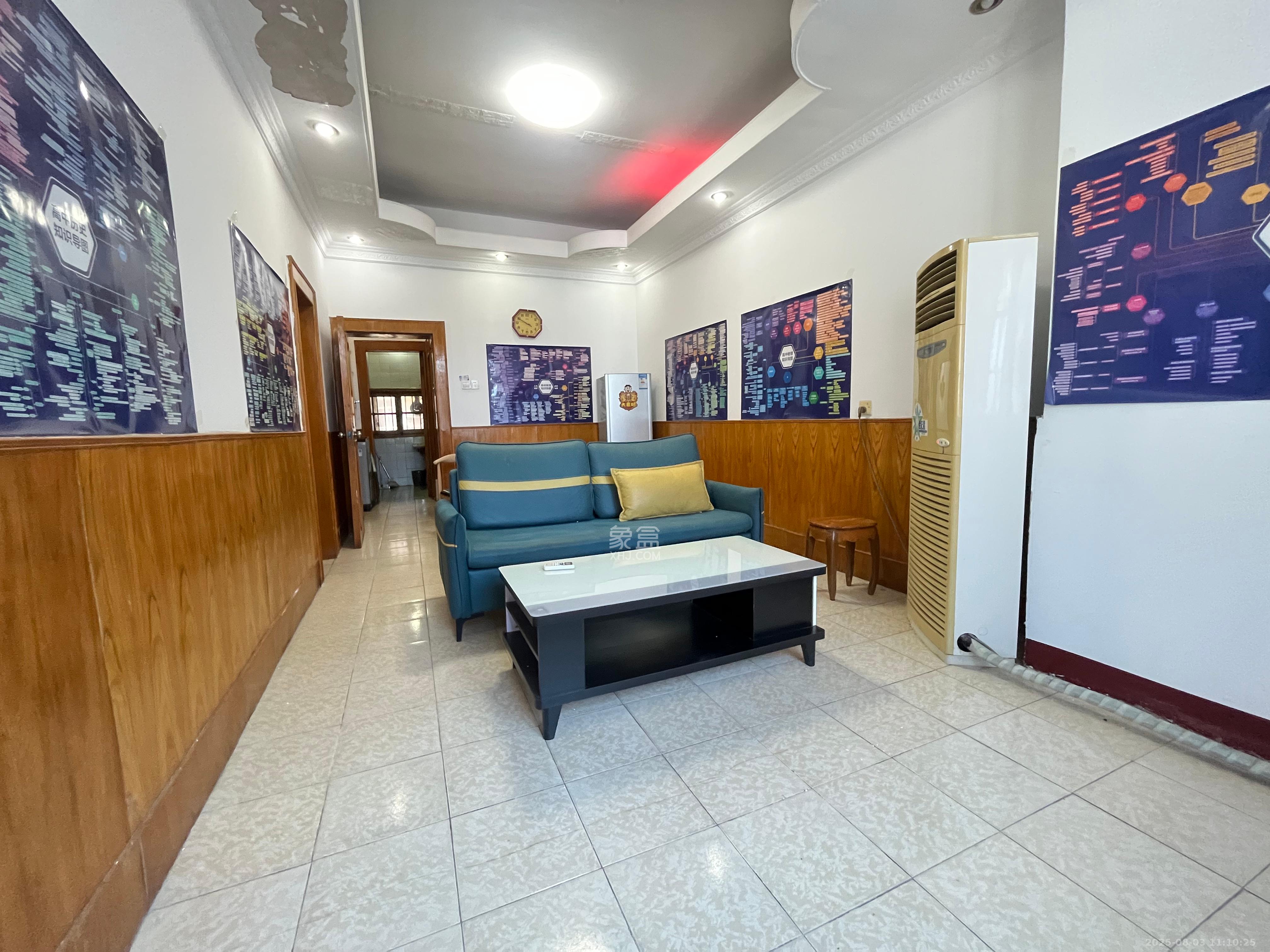 汽贸大厦 2室1厅1卫 2200.0元/月 汽贸大厦 2室1厅1卫 2200.0元/月室内图