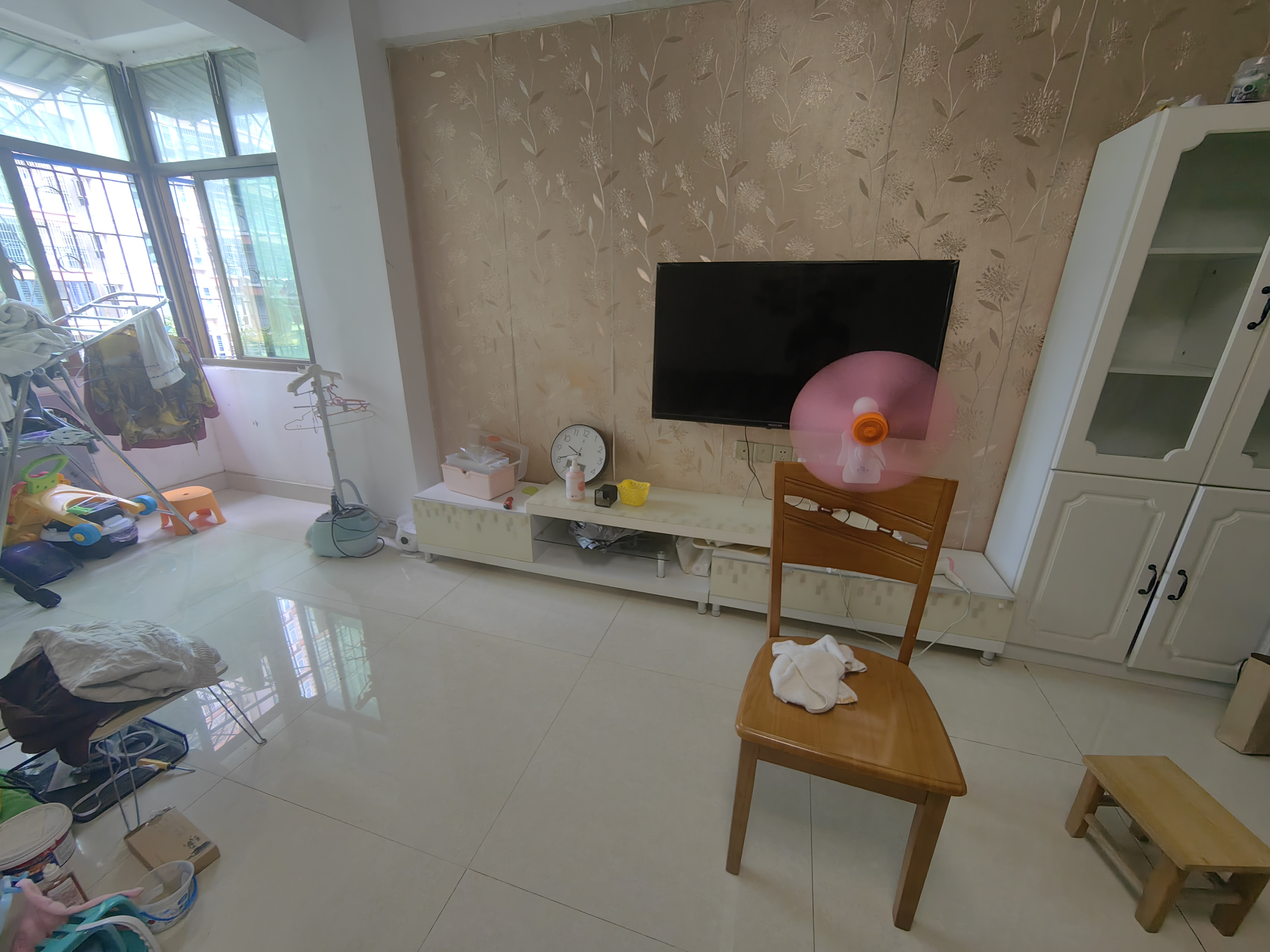 营养食品厂宿舍(龙华区银河路2号) 2室2厅1卫 95.0万 营养食品厂宿舍(龙华区银河路2号) 2室2厅1卫 95.0万客厅