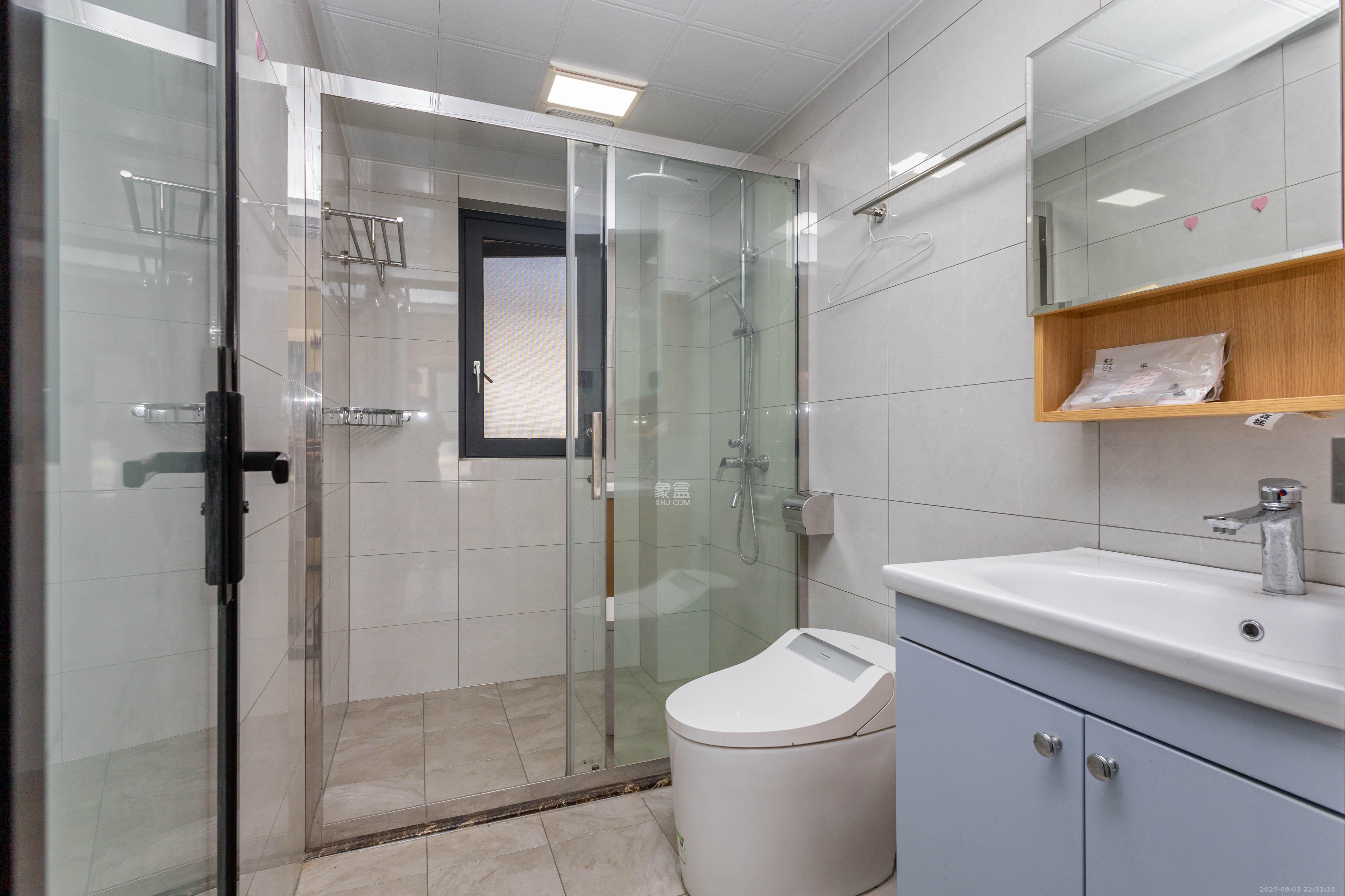 中交中央公园D4区  3室2厅2卫    139.8万卫生间