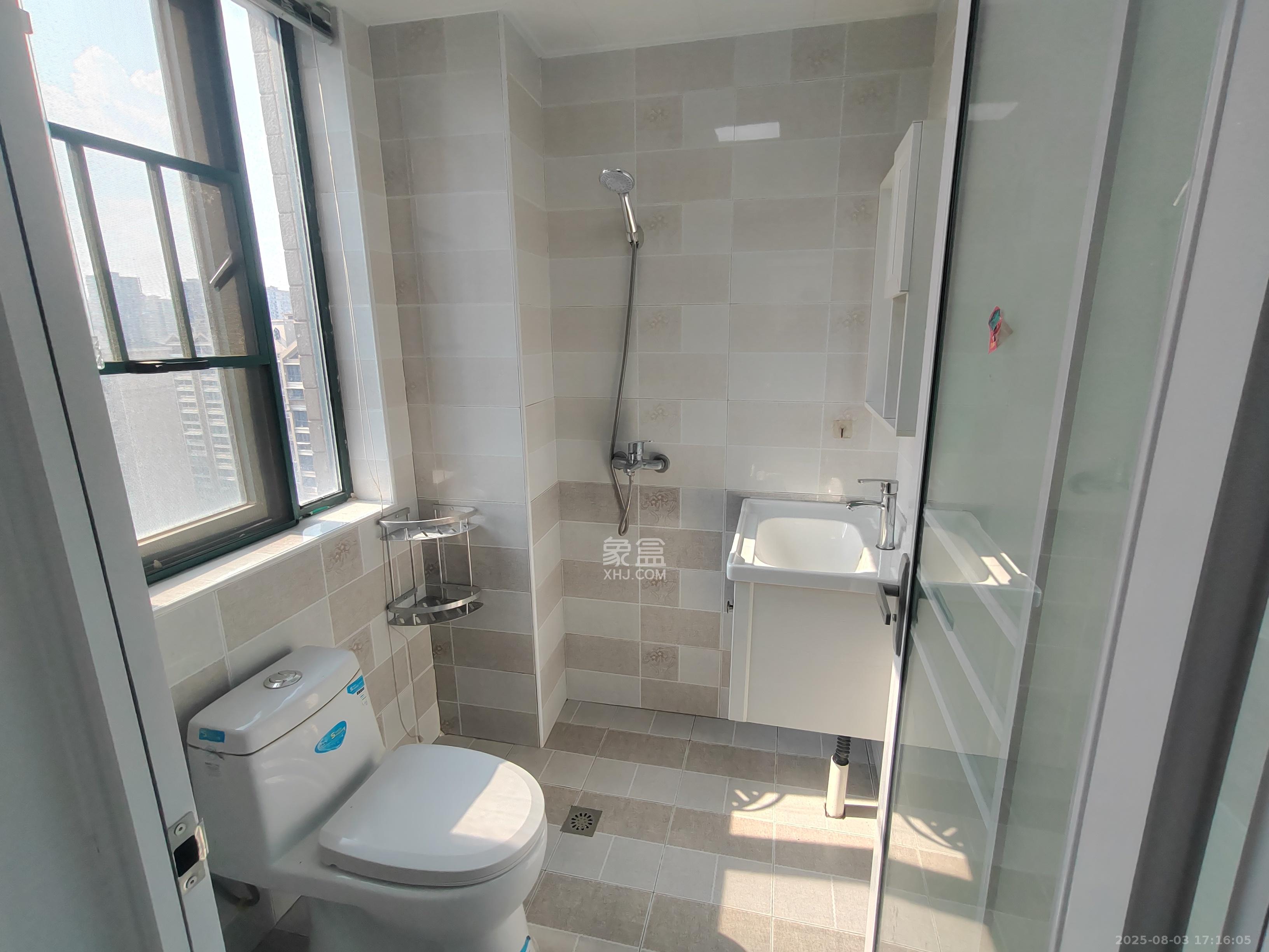 金湘苑(星澜之悦)  3室2厅2卫    2100.0元/月 金湘苑(星澜之悦)  3室2厅2卫    2100.0元/月室内图