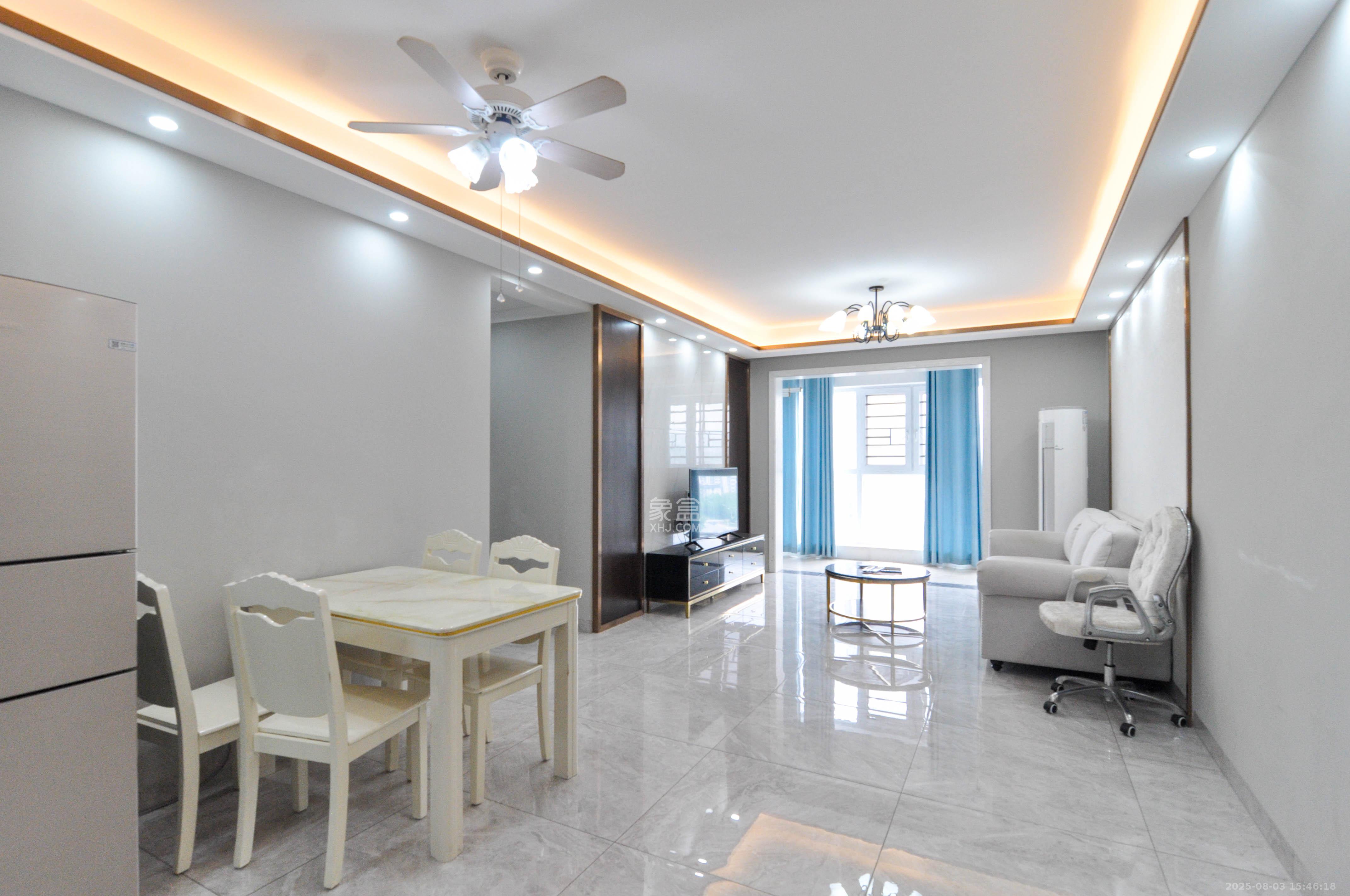 卓越浅水湾 3室2厅2卫 118.0万 卓越浅水湾 3室2厅2卫 118.0万客厅