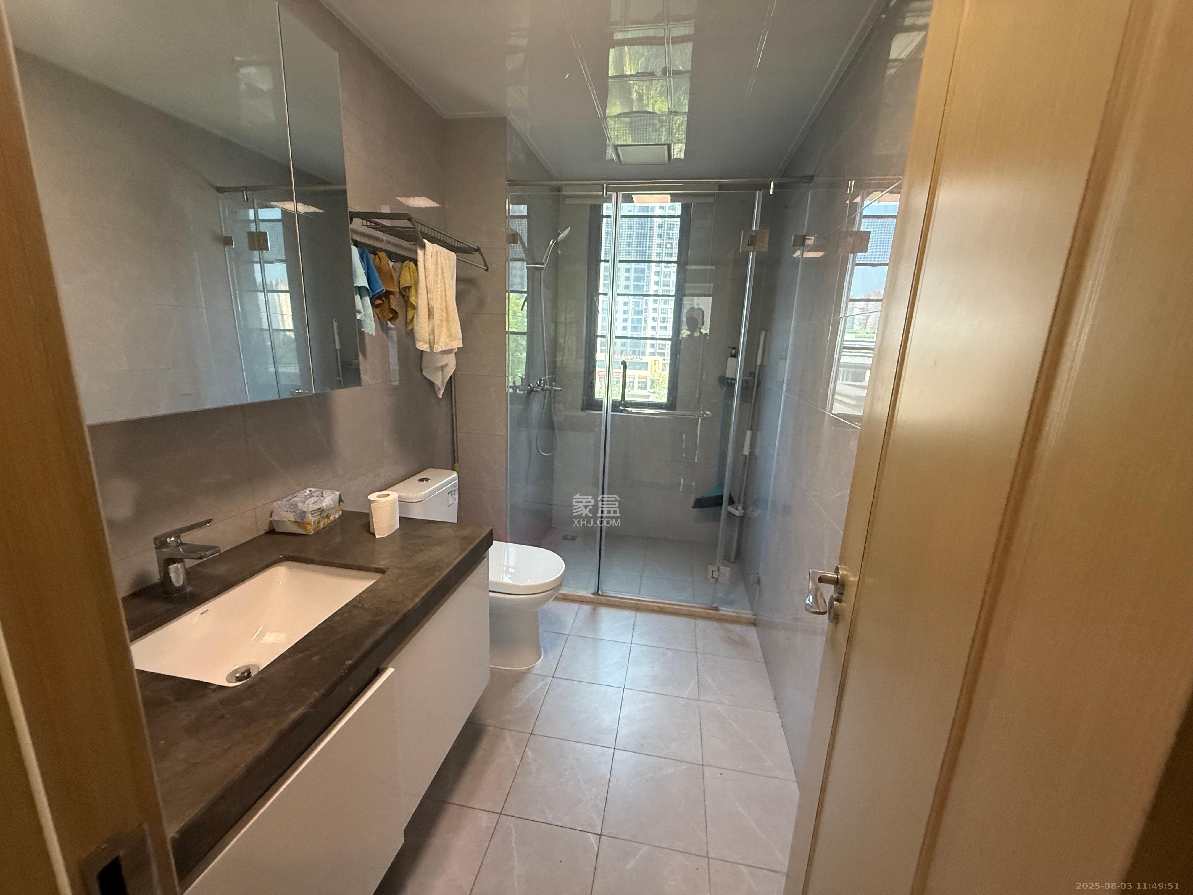 运达锦绣广场  4室2厅2卫    4500.0元/月 运达锦绣广场  4室2厅2卫    4500.0元/月室内图