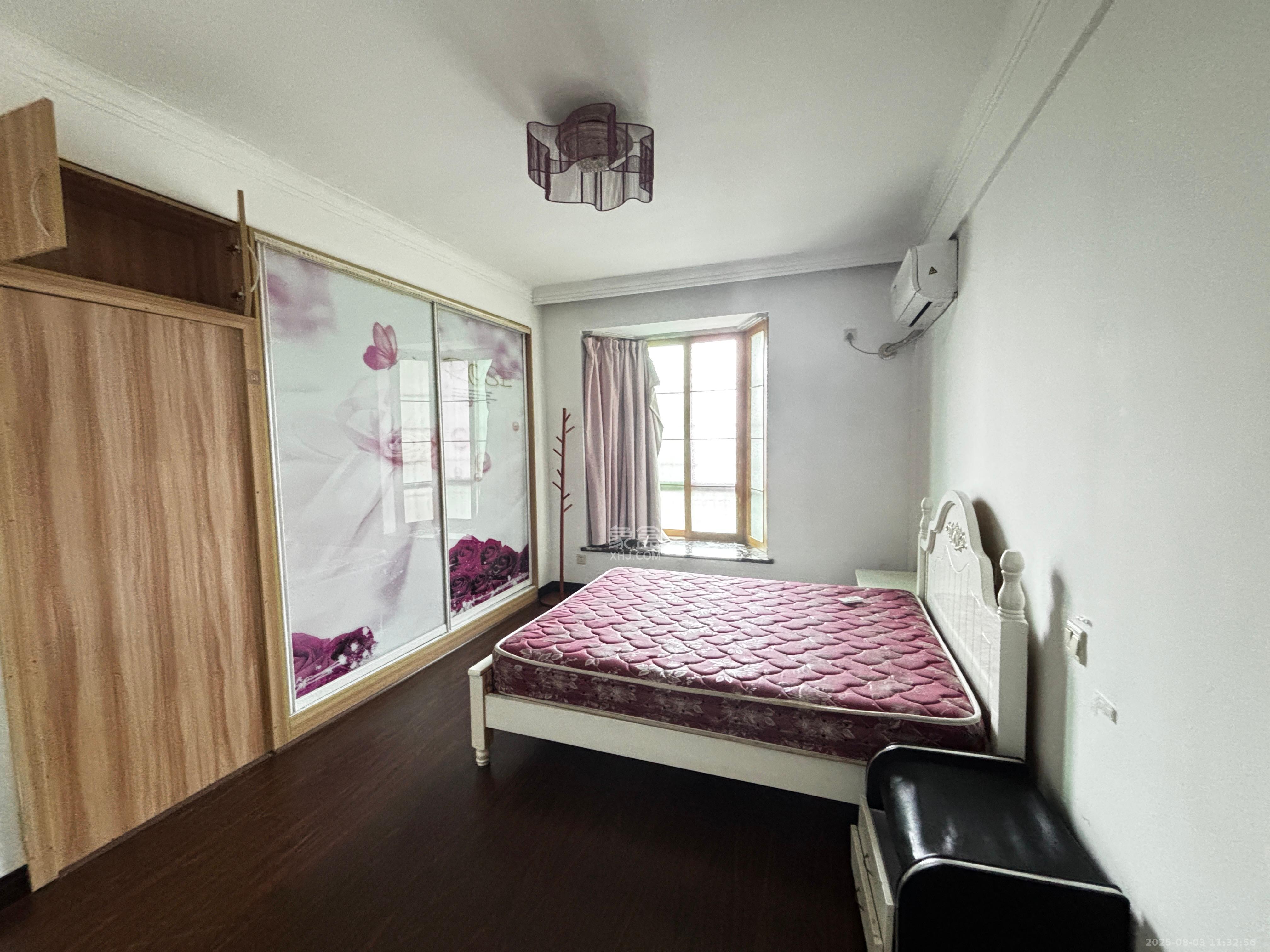 锦泰家园(锦泰商务大厦) 4室2厅2卫 3200.0元/月 锦泰家园(锦泰商务大厦) 4室2厅2卫 3200.0元/月室内图