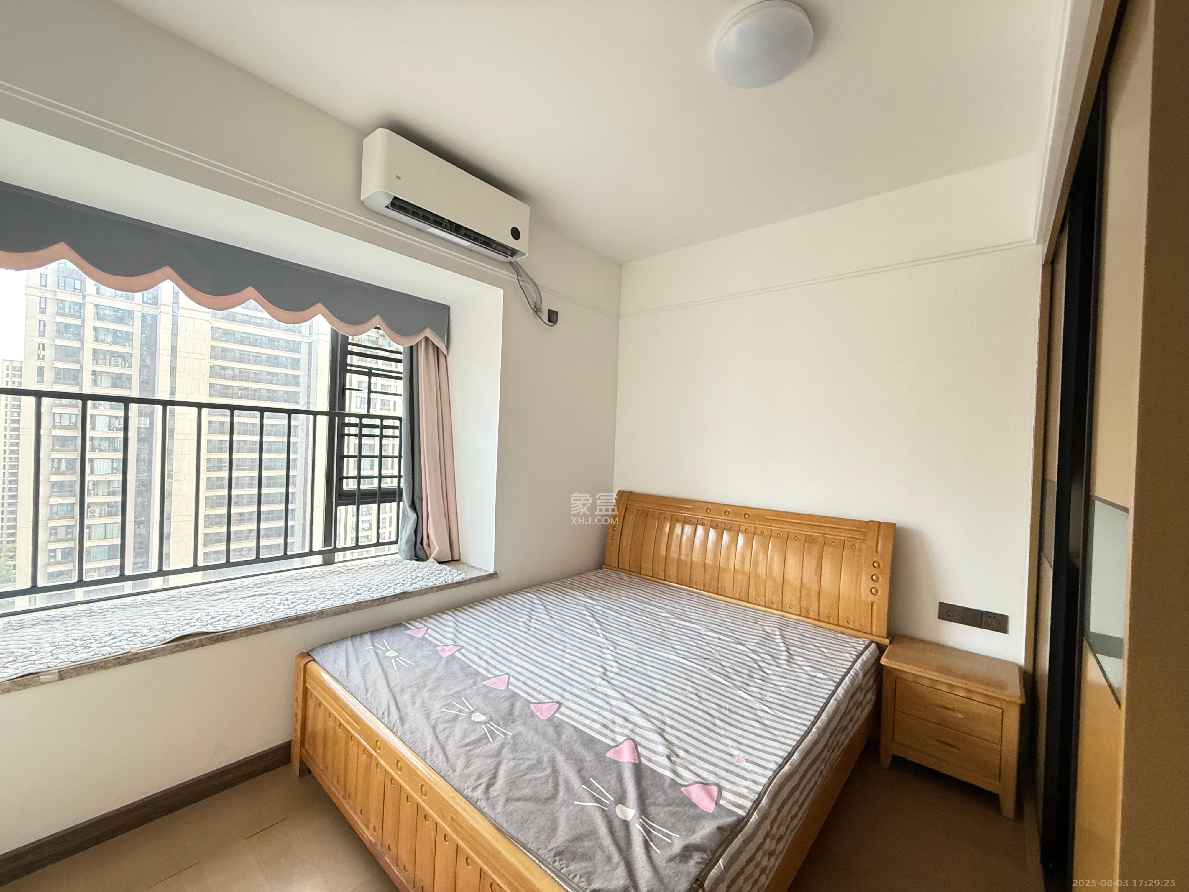 长房雍景湾  3室2厅2卫   3300.00元/月室内图