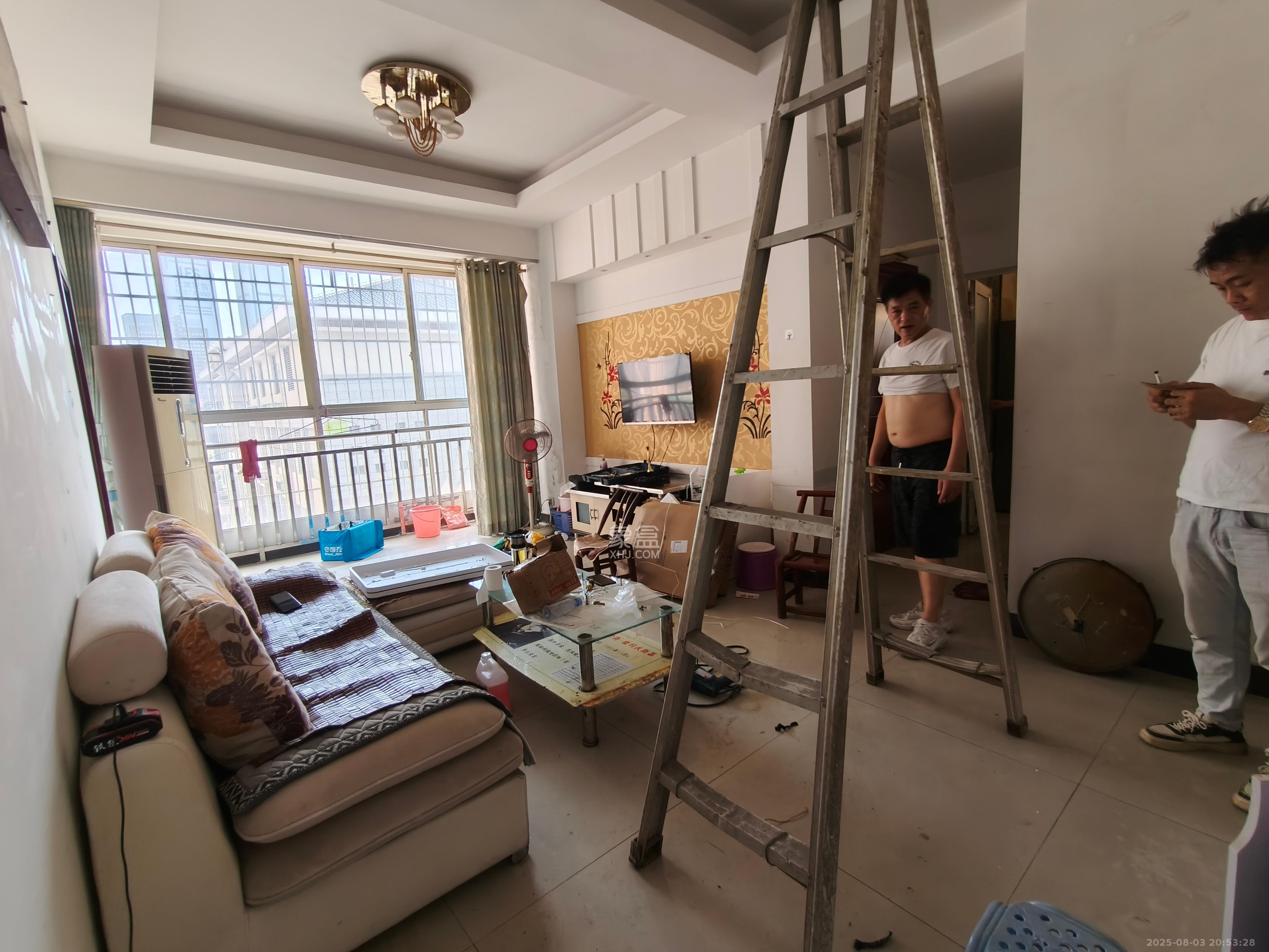 望麓园散盘  3室2厅1卫    2400.0元/月室内图