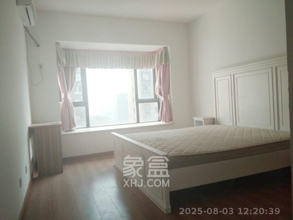 钰龙天下一期  3室2厅2卫    2300.0元/月室内图