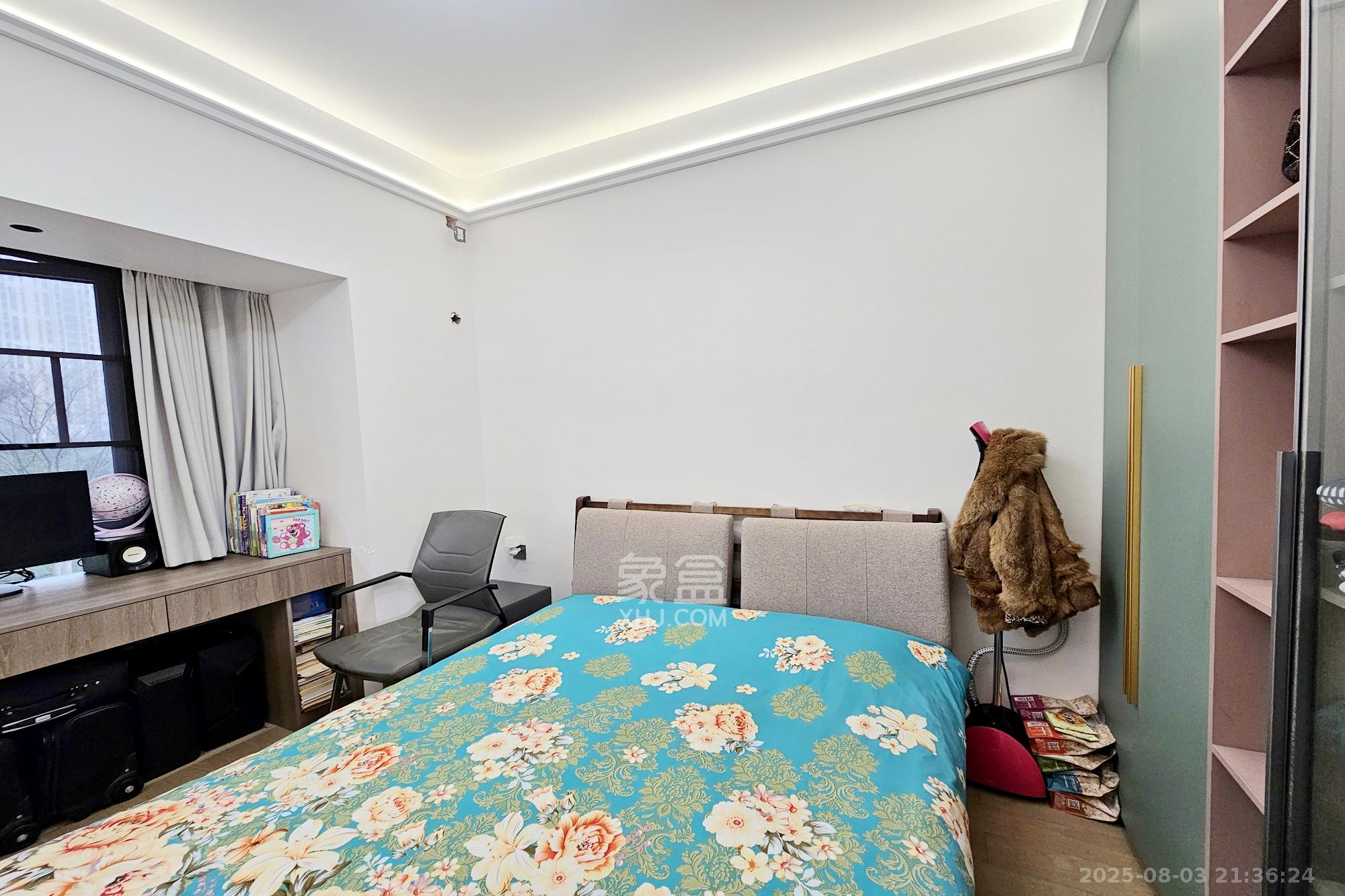 阳光城尚东湾凌云府 4室2厅2卫 188.0万 阳光城尚东湾凌云府 4室2厅2卫 188.0万卧室