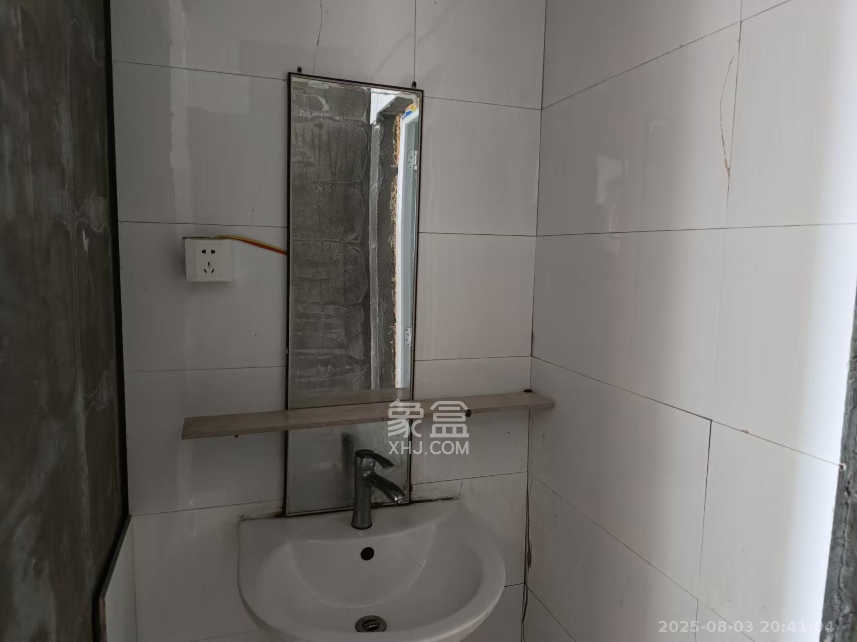 潇湘名城(新里程潇湘名城) 3室2厅1卫 2000.0元/月 潇湘名城(新里程潇湘名城) 3室2厅1卫 2000.0元/月室内图